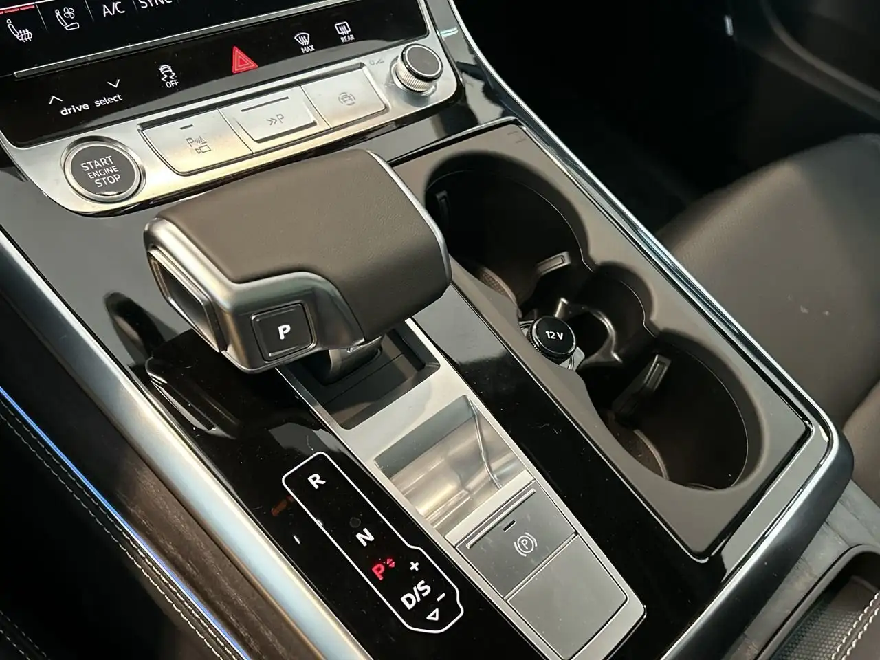 Audi Q7 снимка Audi Q7
