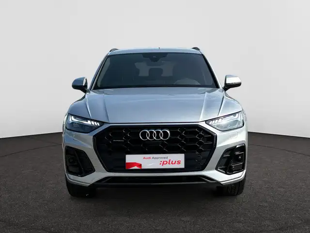 Audi Q5 view 2