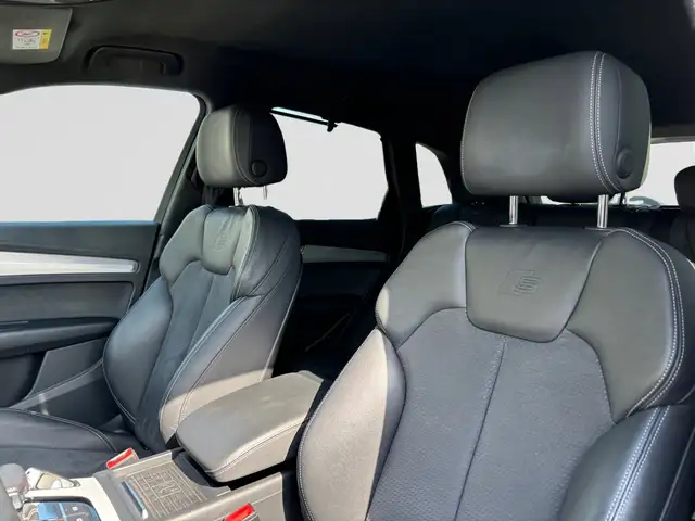 Audi Q5 view 9