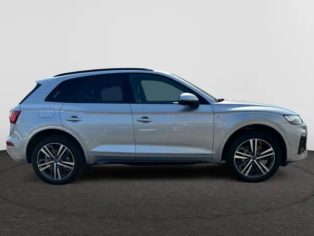 Audi Q5 view 5
