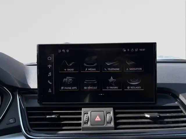 Audi Q5 view 12