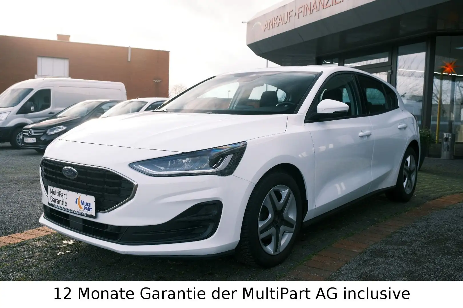 Ford Focus Lim. 1.5 TDCI Cool & Connect LED KLIMA SHZ Weiß - 1