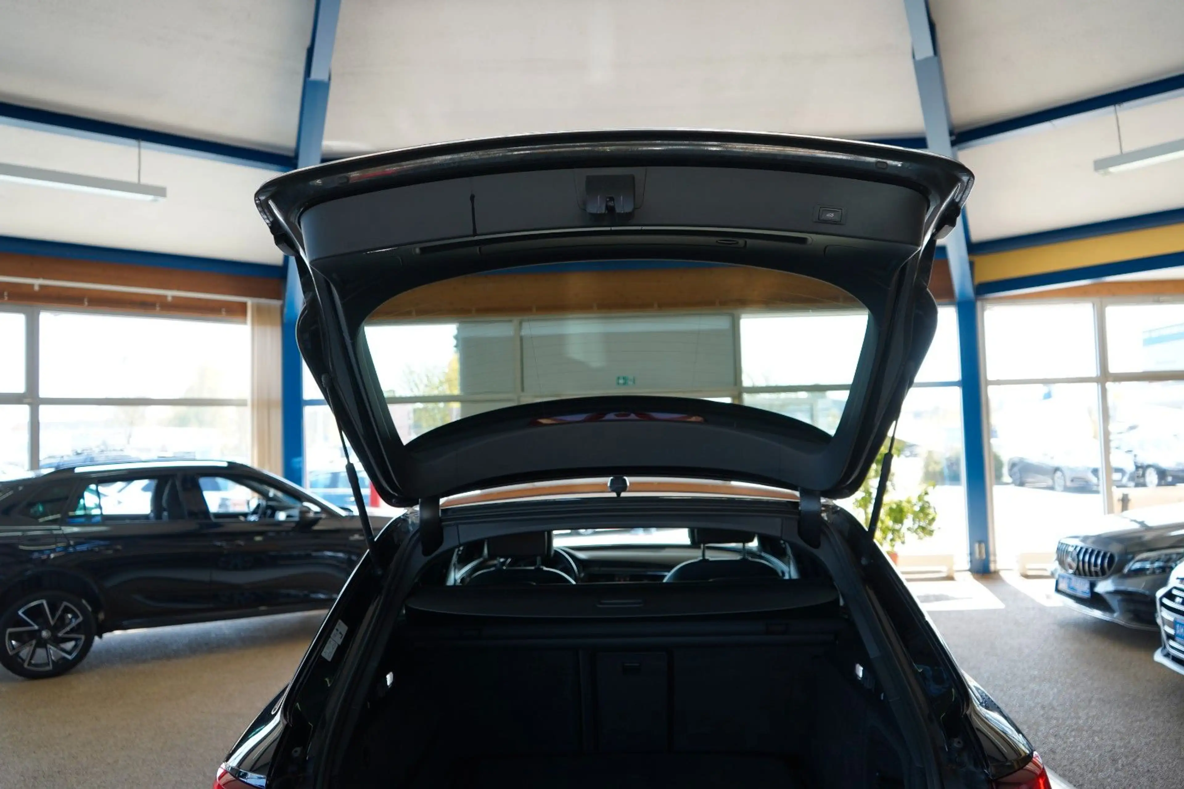 Audi A6 allroad quattro 3.0 TDI Bi-XENON / NAVI / LED — photo 7
