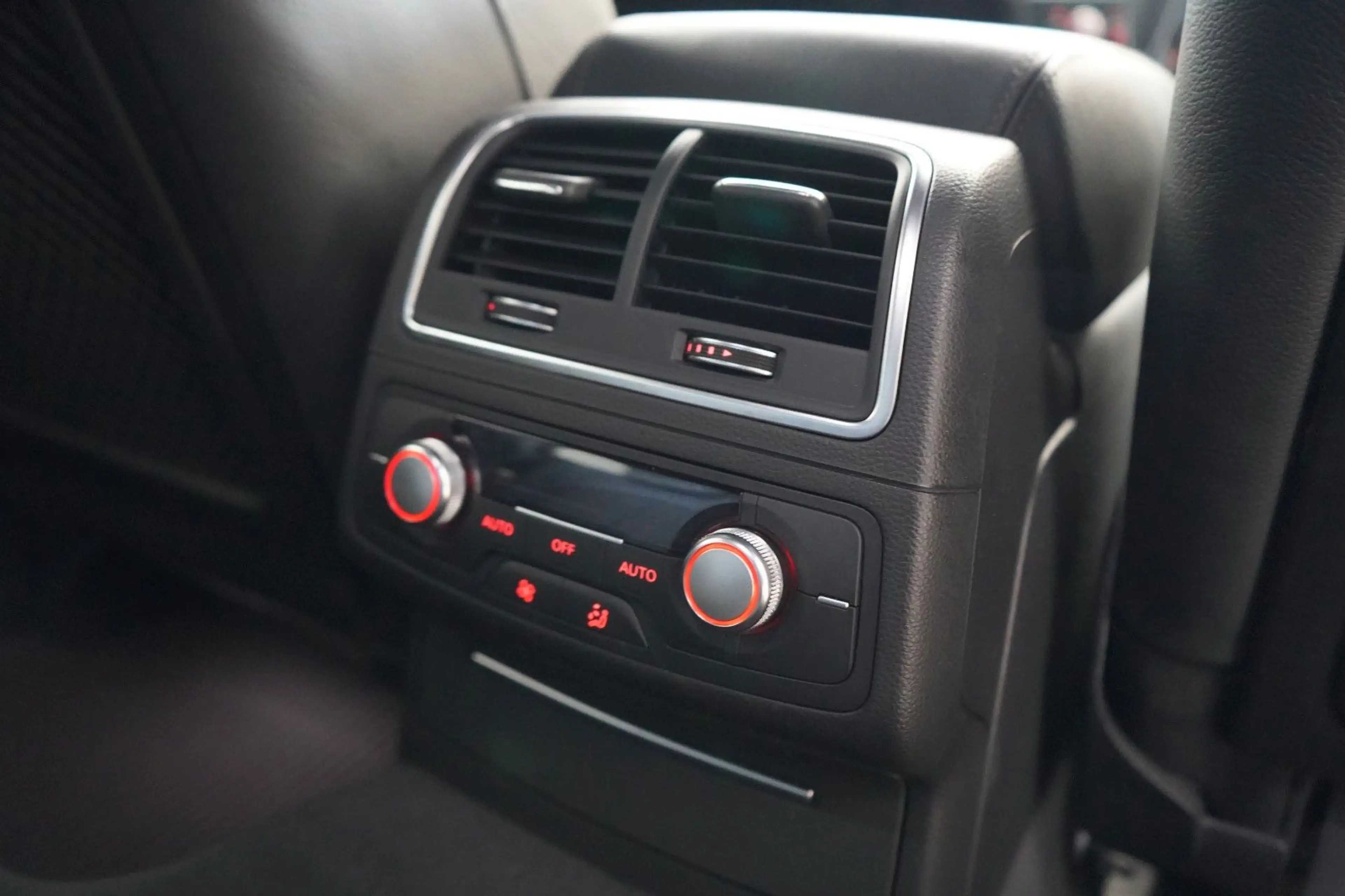 Audi A6 allroad quattro 3.0 TDI Bi-XENON / NAVI / LED — photo 9