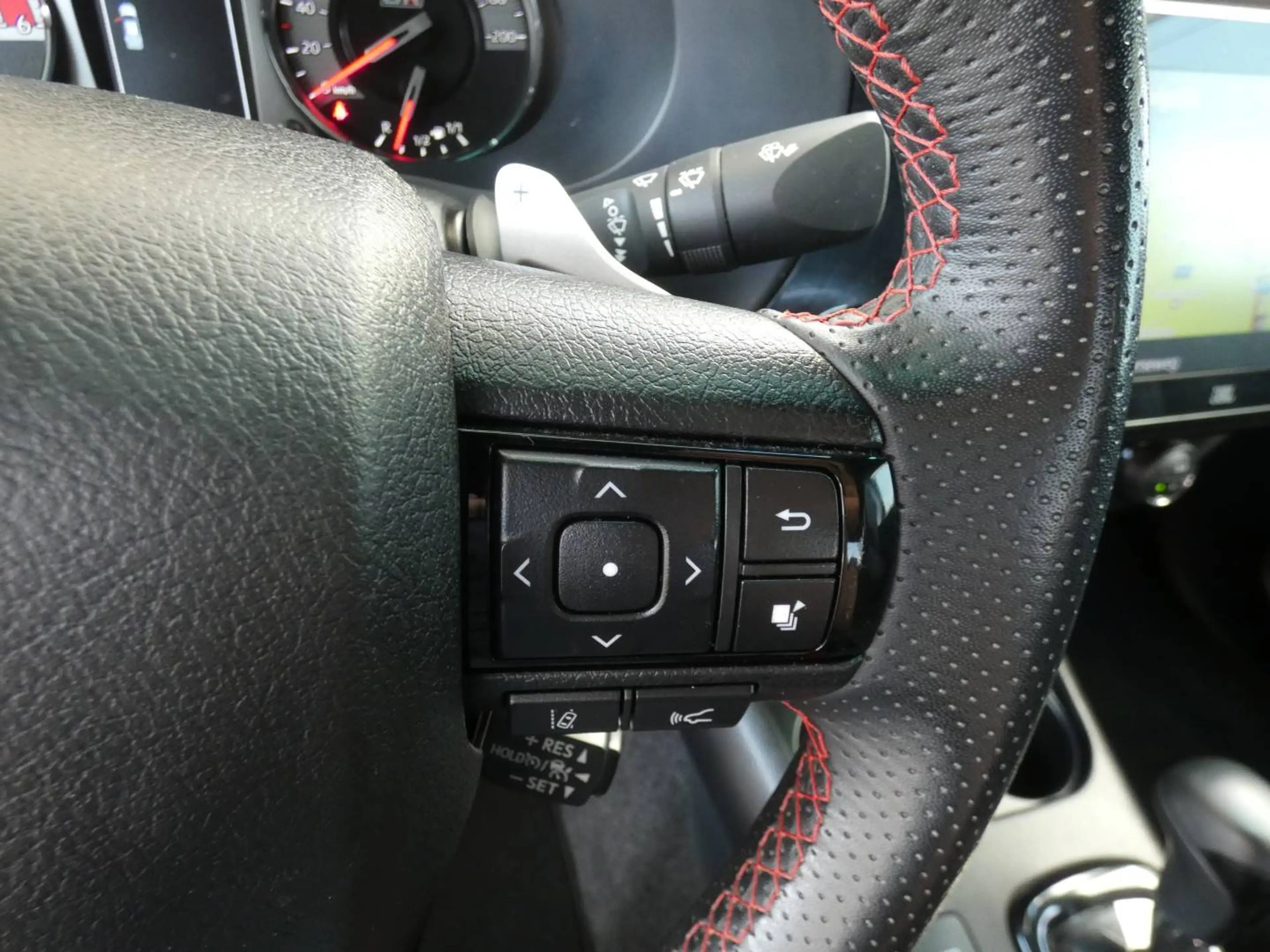Toyota Hilux 2.8L Autom. GR SPORT *45785+BTW* +Roll cover +360°Camera +JBL +Zetelverwarming +Trekhaak 3500kg — photo 15