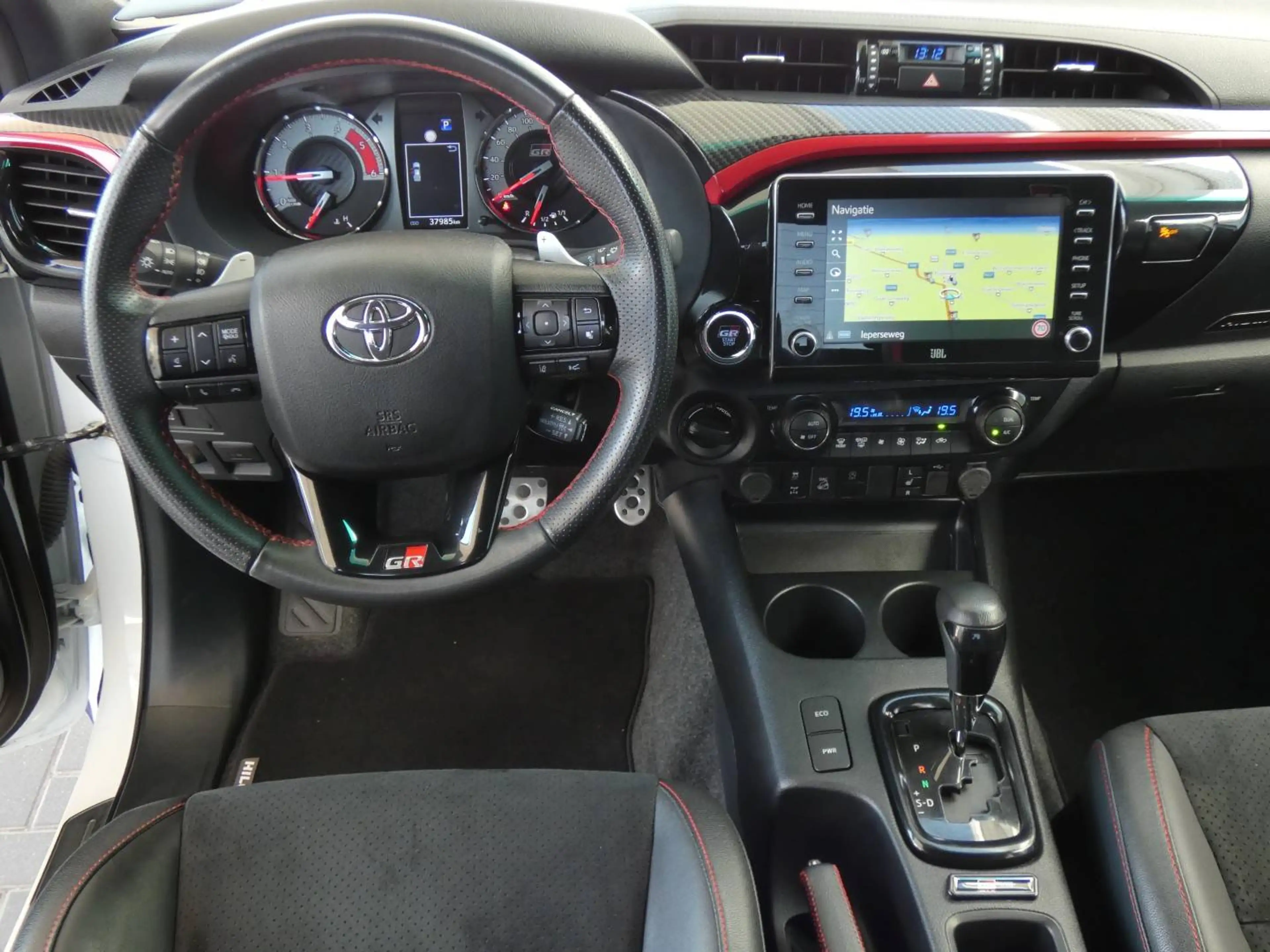 Toyota Hilux 2.8L Autom. GR SPORT *45785+BTW* +Roll cover +360°Camera +JBL +Zetelverwarming +Trekhaak 3500kg — photo 12