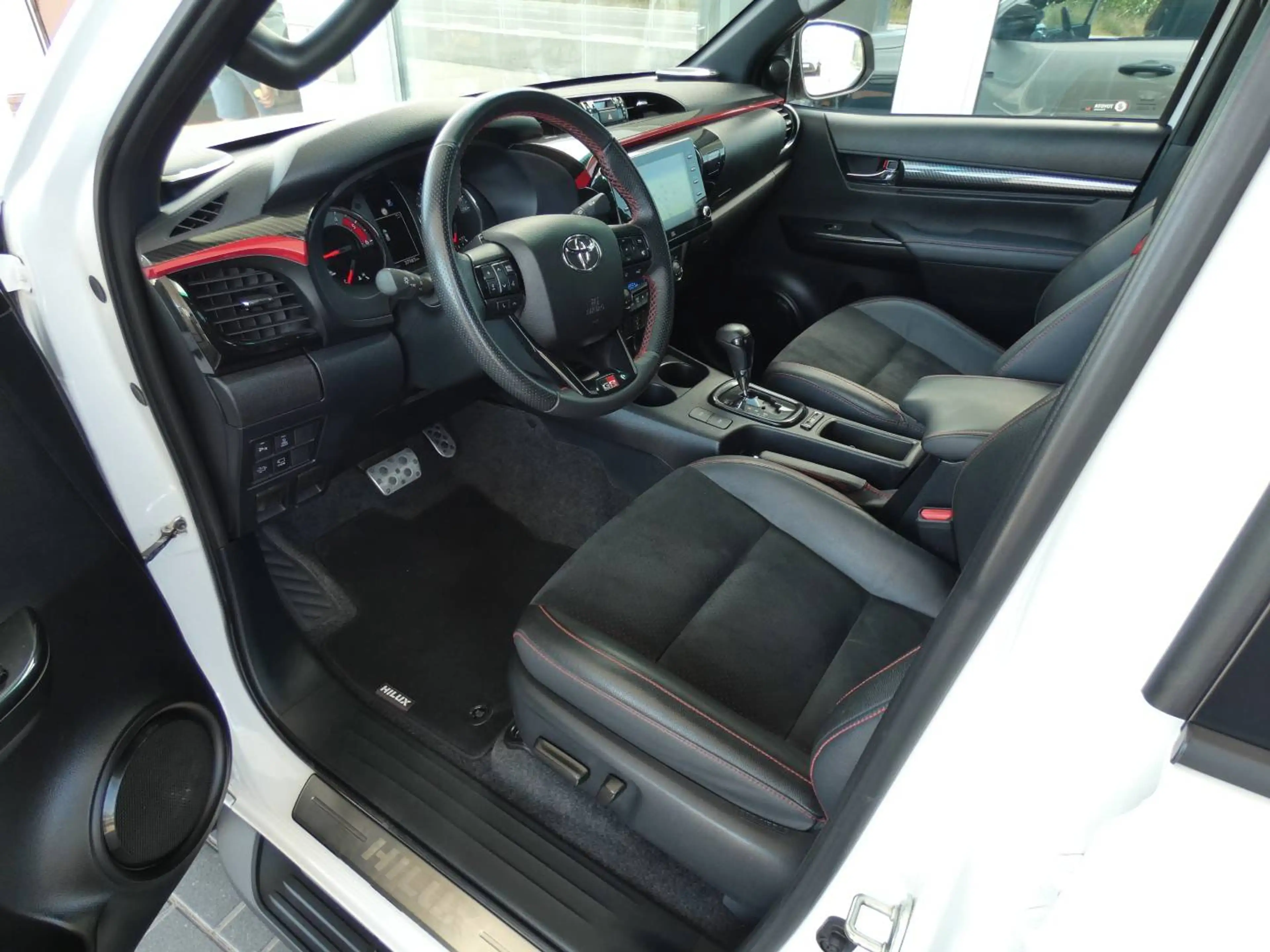 Toyota Hilux 2.8L Autom. GR SPORT *45785+BTW* +Roll cover +360°Camera +JBL +Zetelverwarming +Trekhaak 3500kg — photo 7