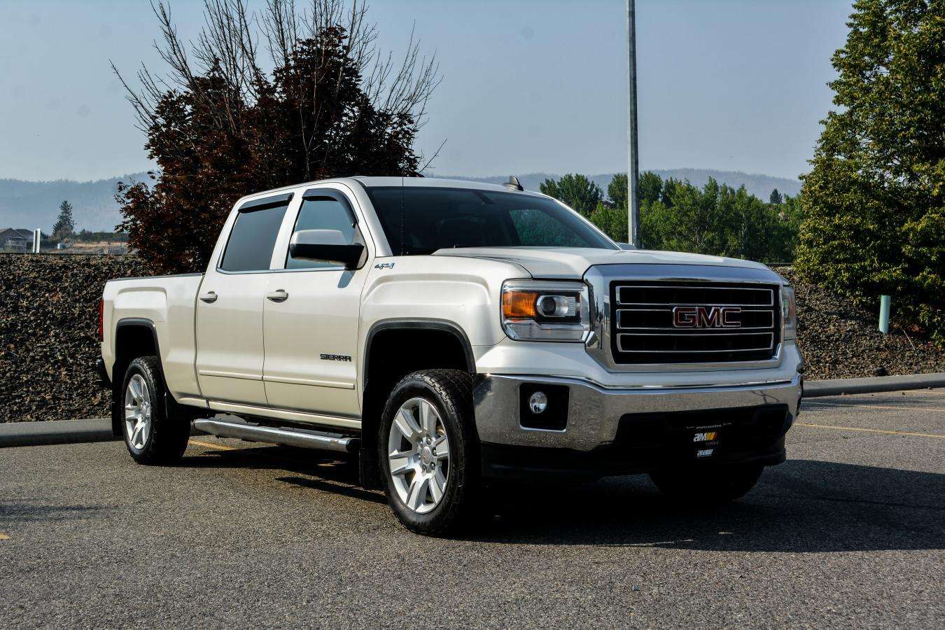 2015 GMC Sierra 1500 SLE, 4x4, Local BC, Dealer Serviced, New Brakes!