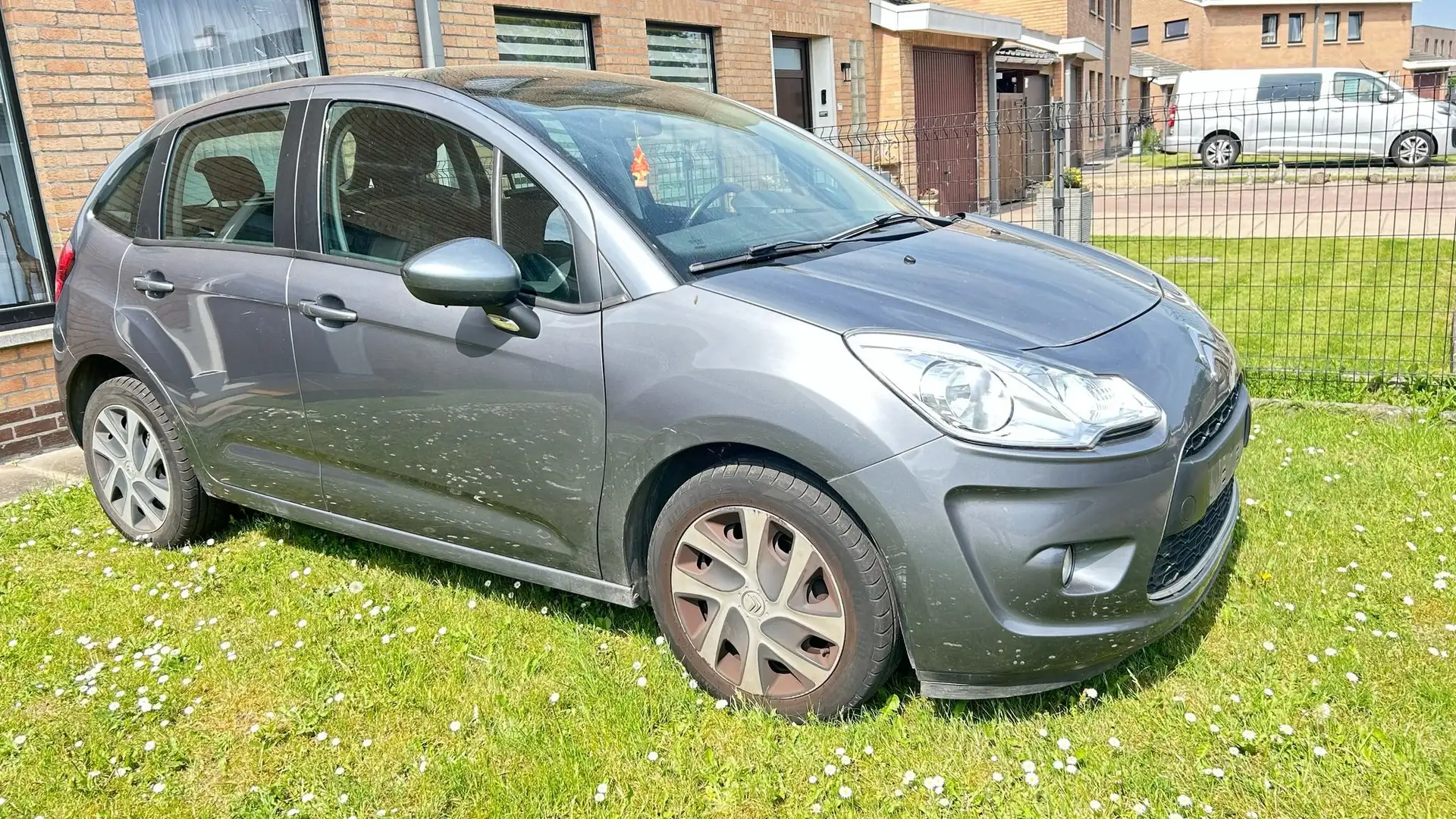 Citroen C3 1.4 HDi 16v Exclusive Gris - 2