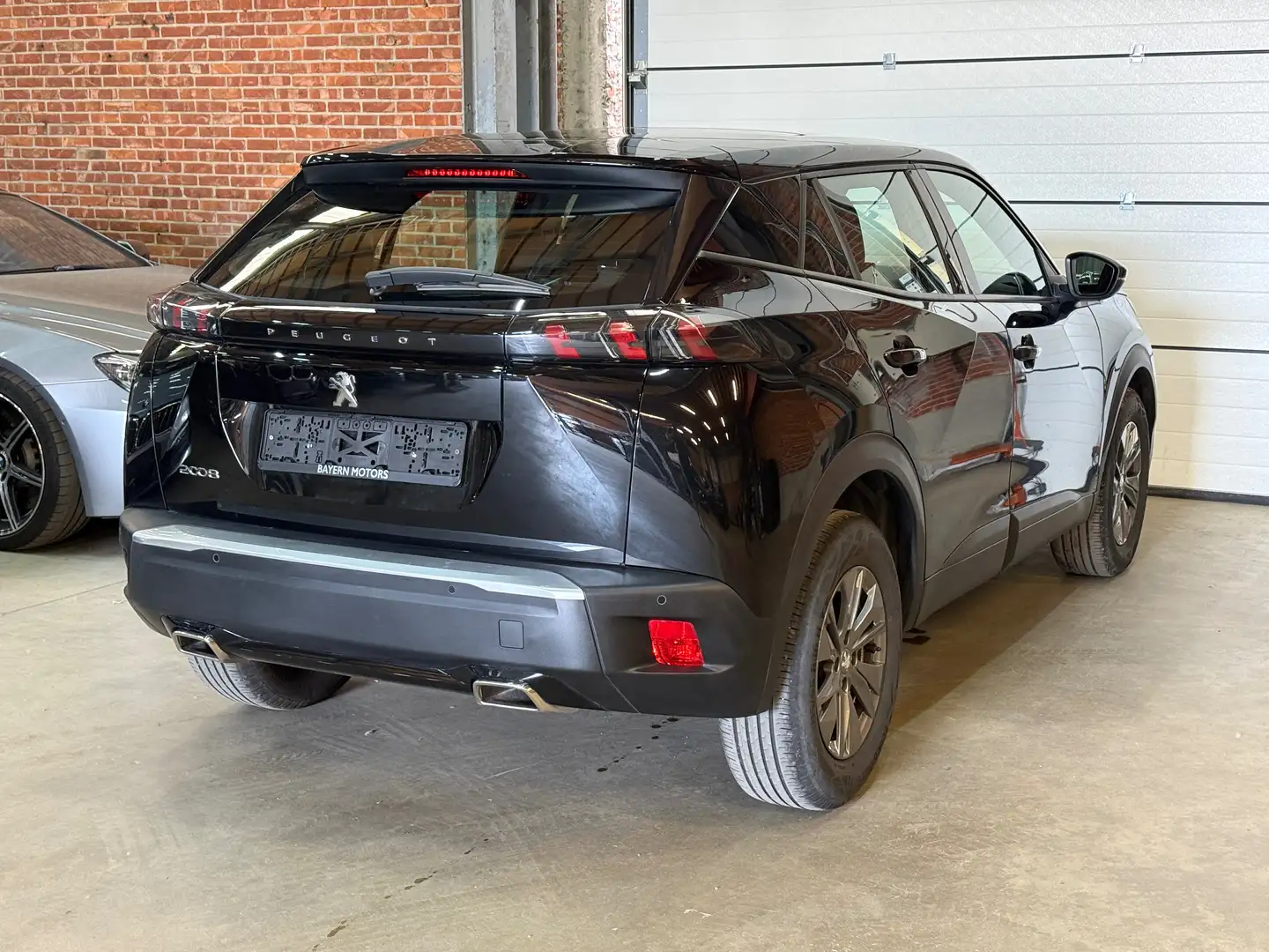 Peugeot 2008 1.2 Benzine Automaat CarPlay 2023 EURO 6d LED Zwart - 2