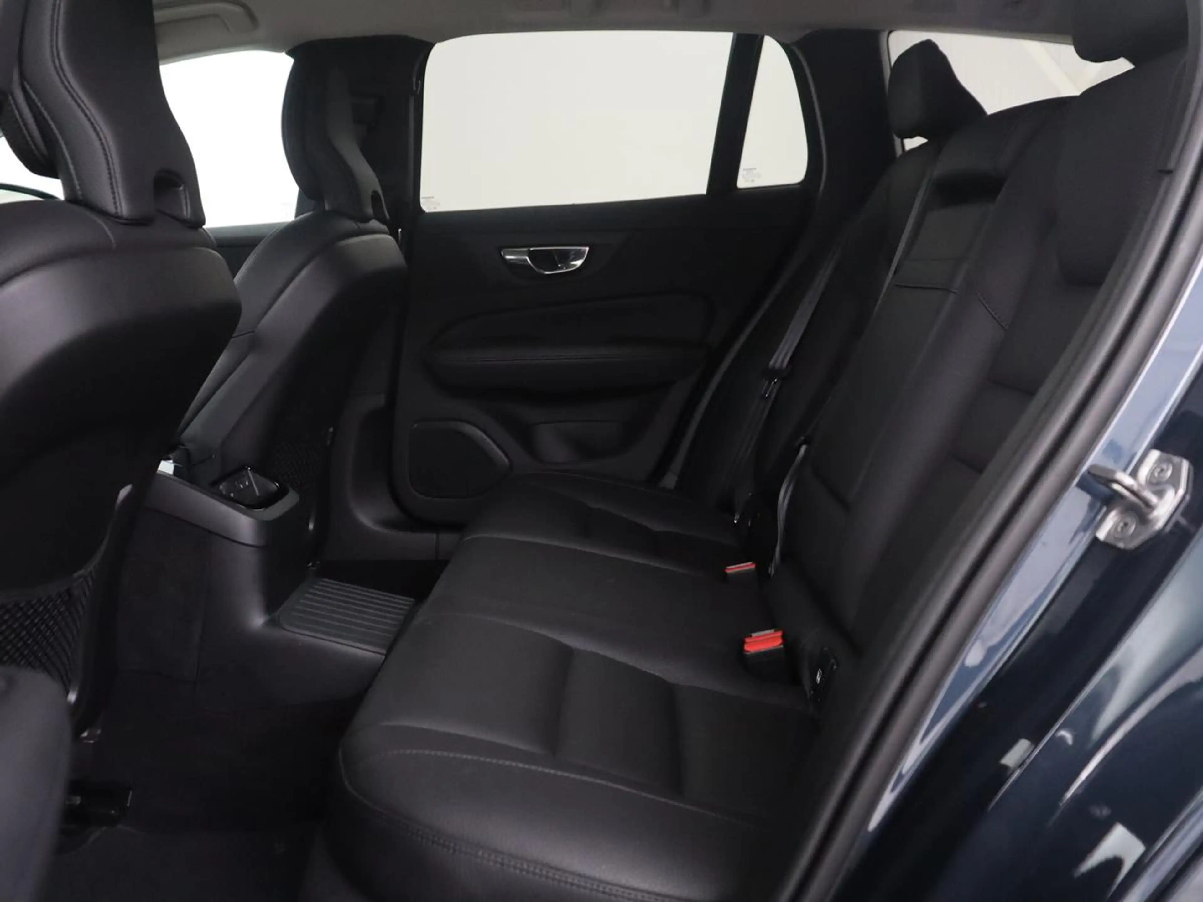 Volvo V60 2.0 T8 Recharge AWD Inscription | SOH 82% | Trekha — photo 8