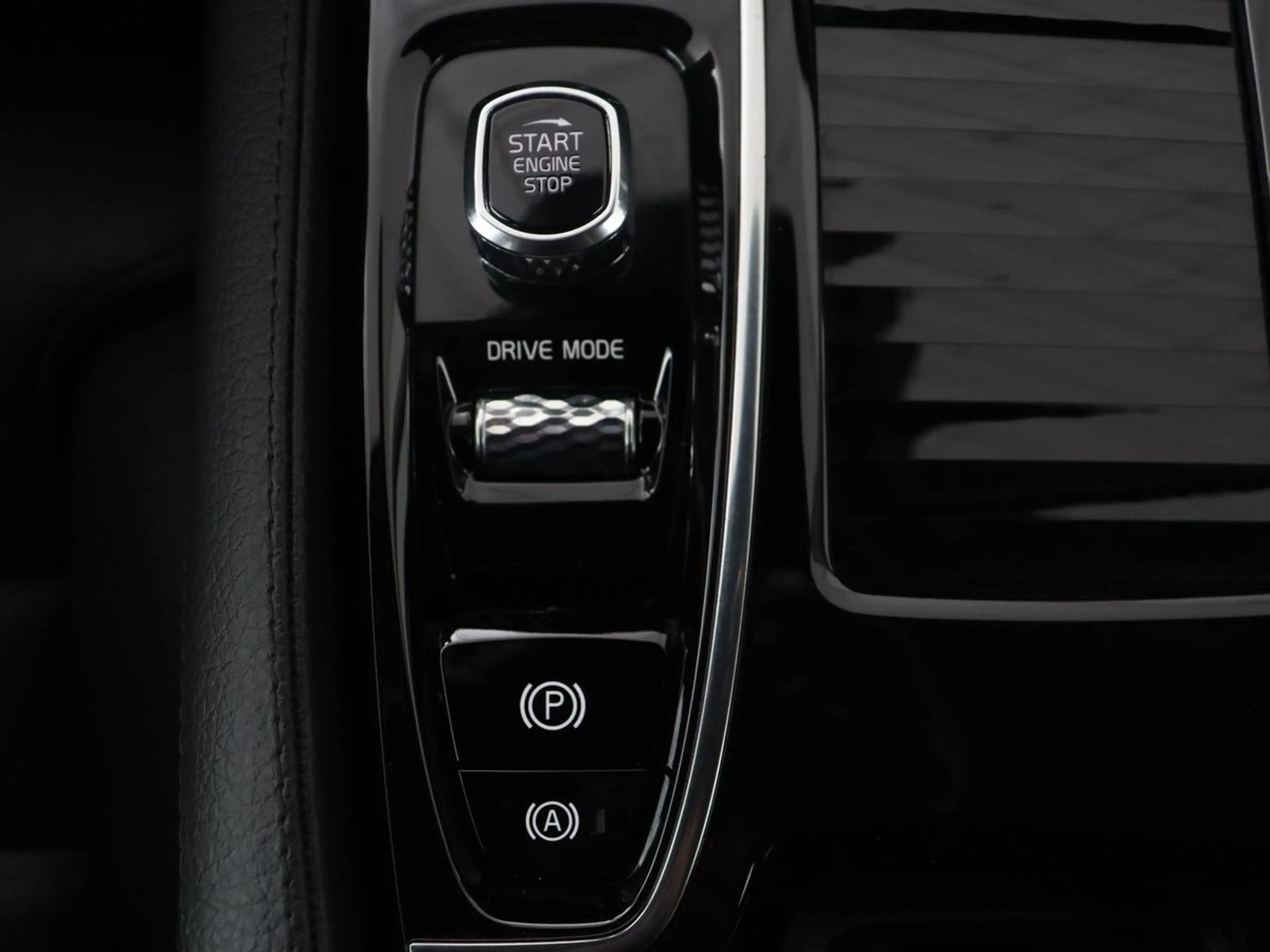 Volvo V60 2.0 T8 Recharge AWD Inscription | SOH 82% | Trekha — photo 11