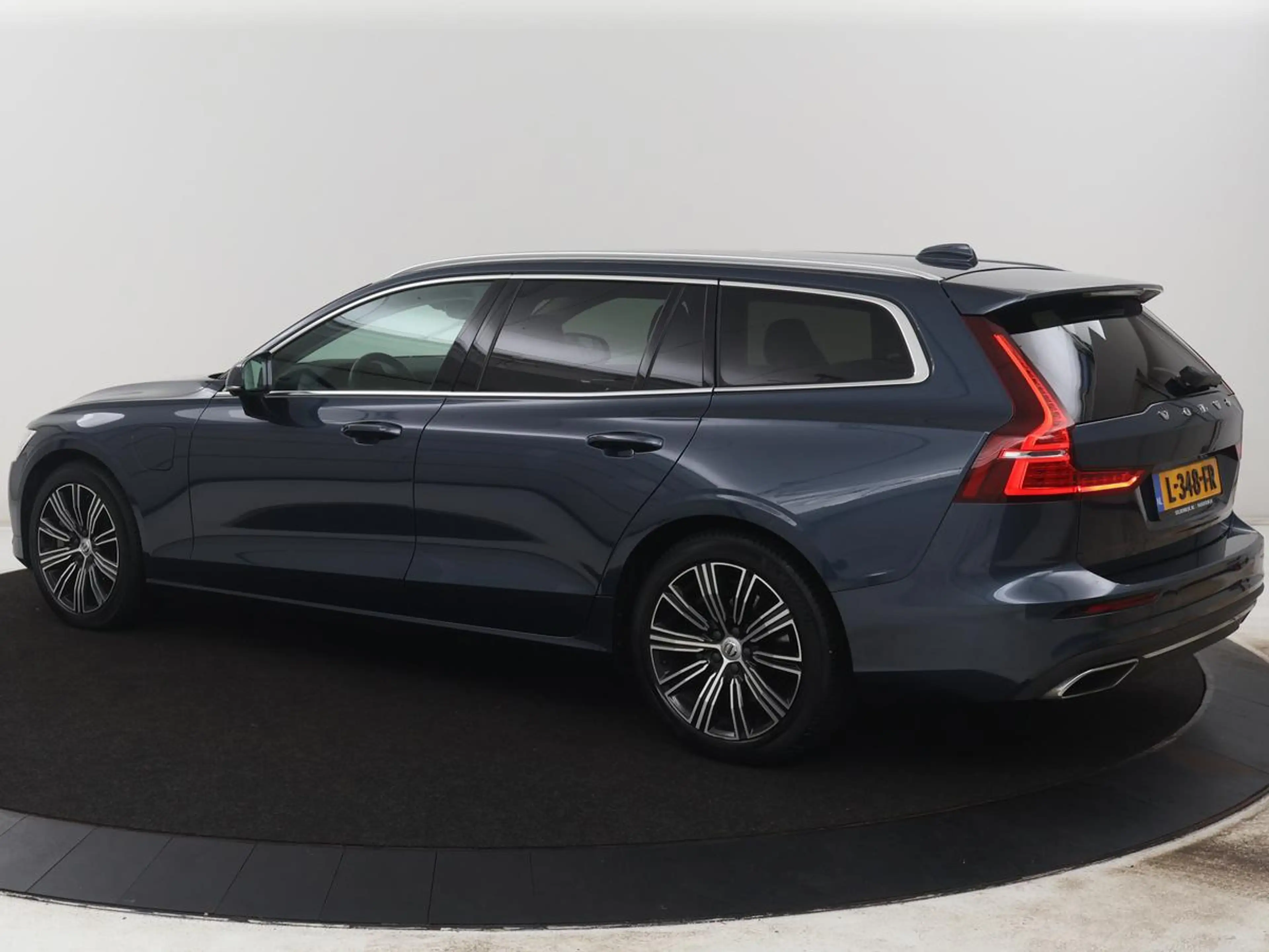 Volvo V60 2.0 T8 Recharge AWD Inscription | SOH 82% | Trekha — photo 2