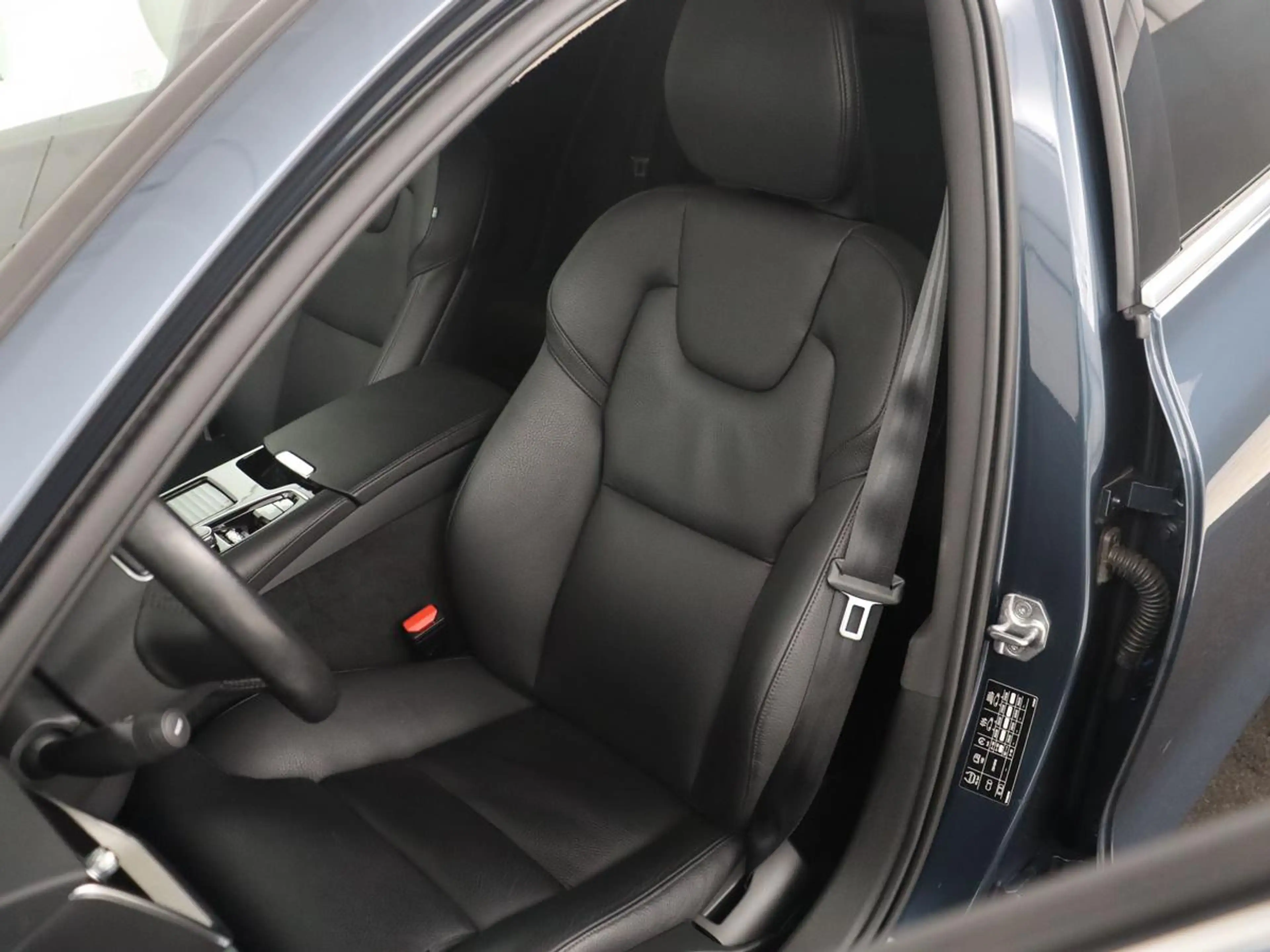 Volvo V60 2.0 T8 Recharge AWD Inscription | SOH 82% | Trekha — photo 6