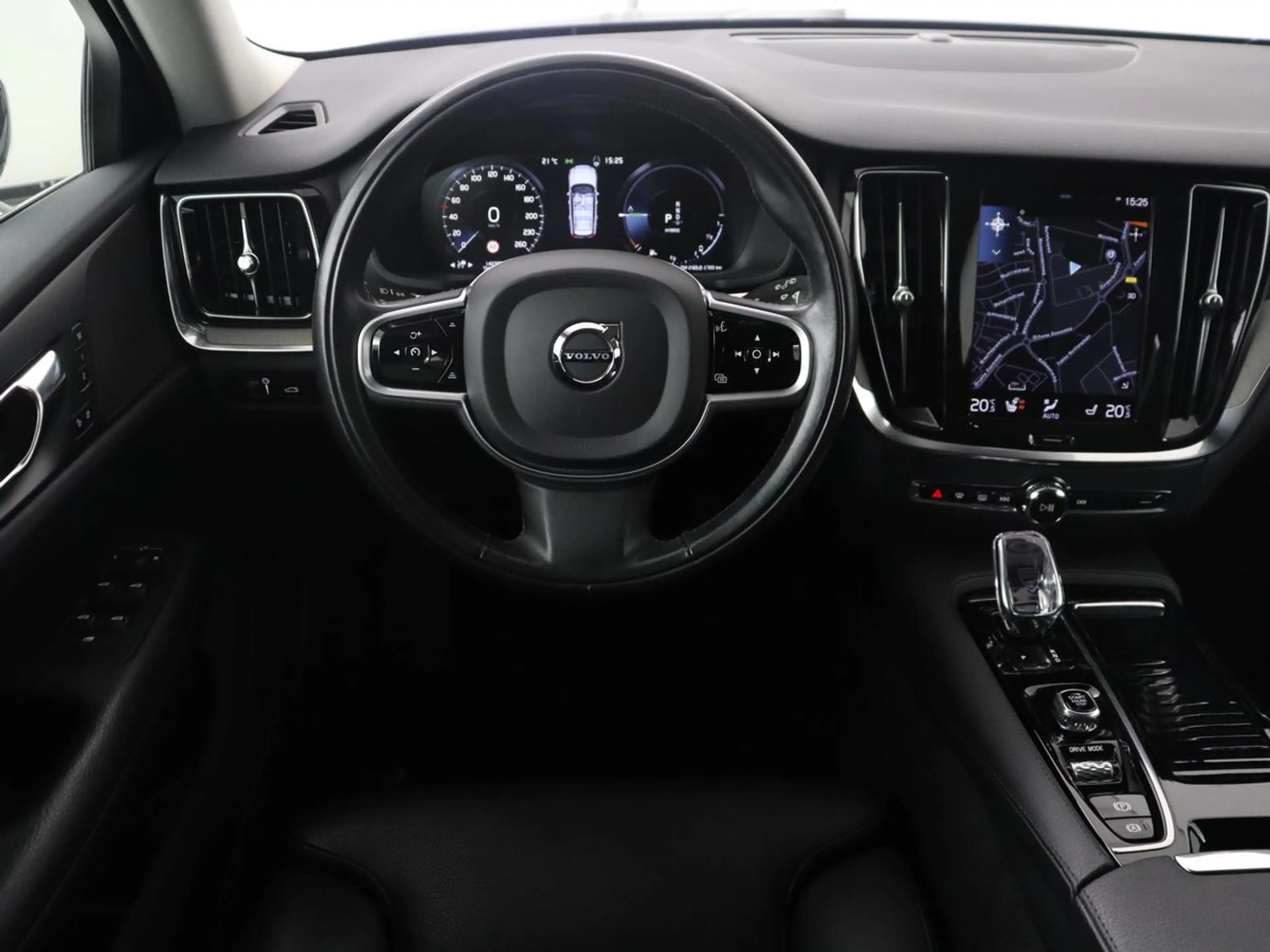 Volvo V60 2.0 T8 Recharge AWD Inscription | SOH 82% | Trekha — photo 4