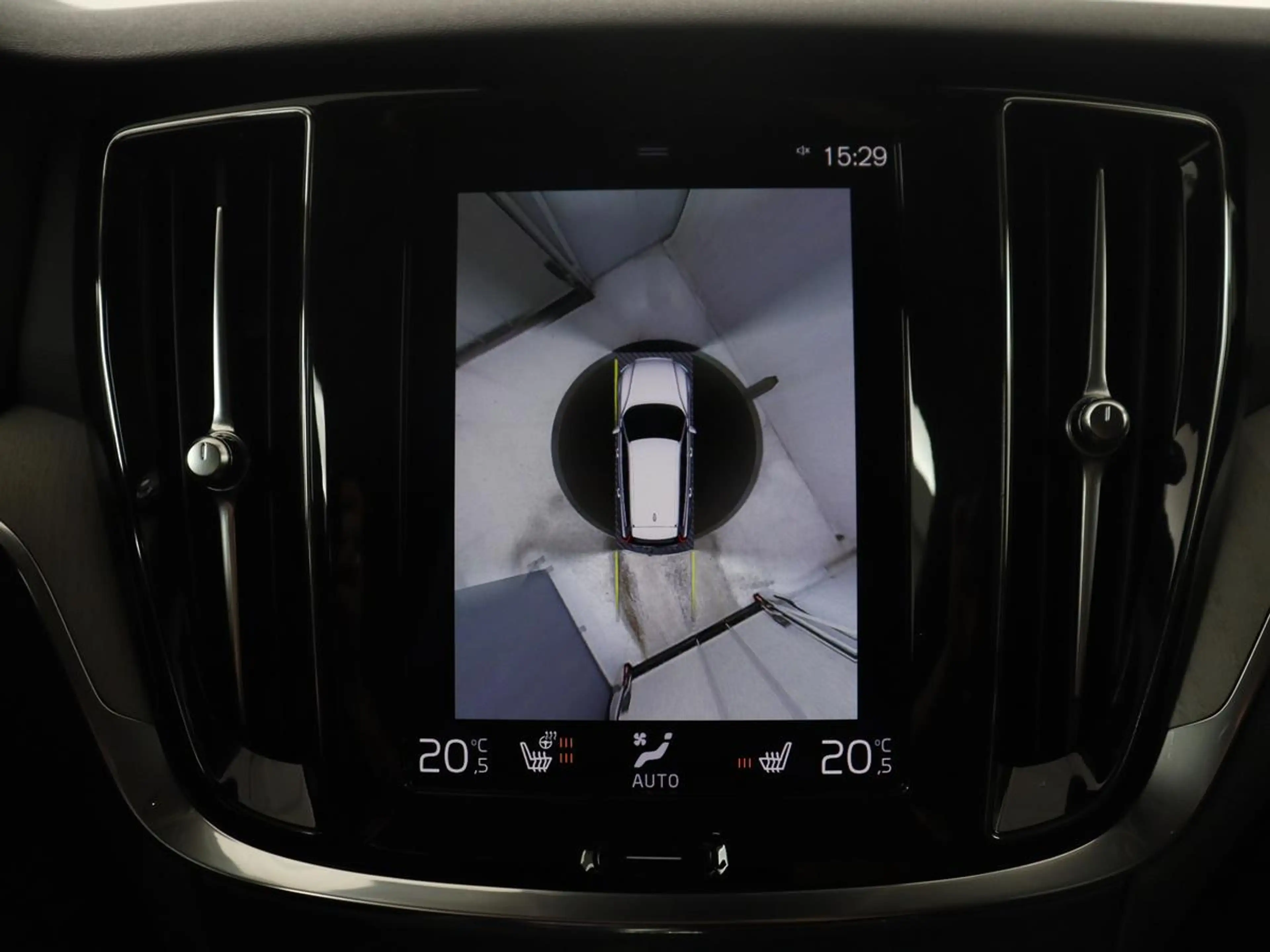 Volvo V60 2.0 T8 Recharge AWD Inscription | SOH 82% | Trekha — photo 15