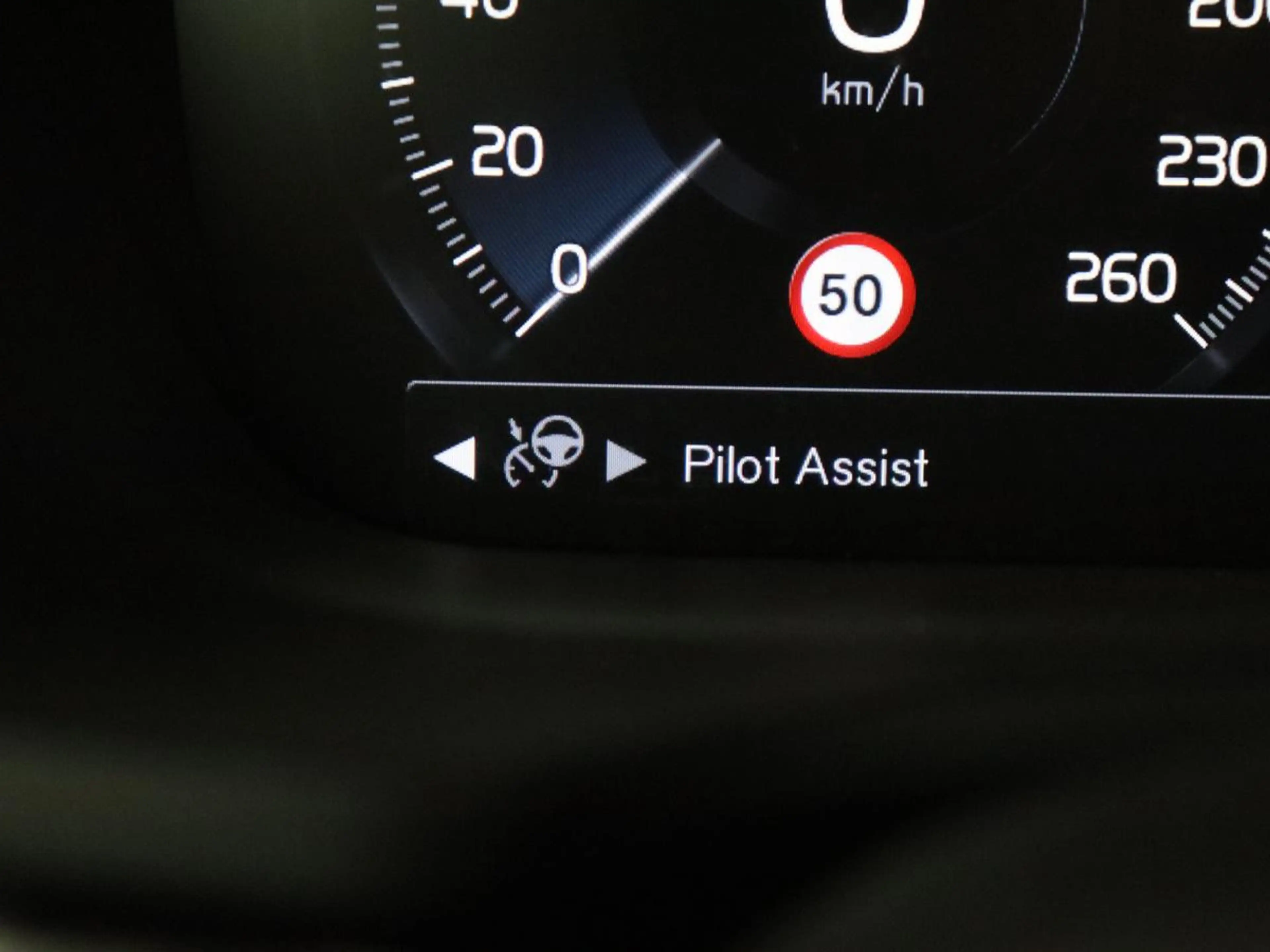 Volvo V60 2.0 T8 Recharge AWD Inscription | SOH 82% | Trekha — photo 27