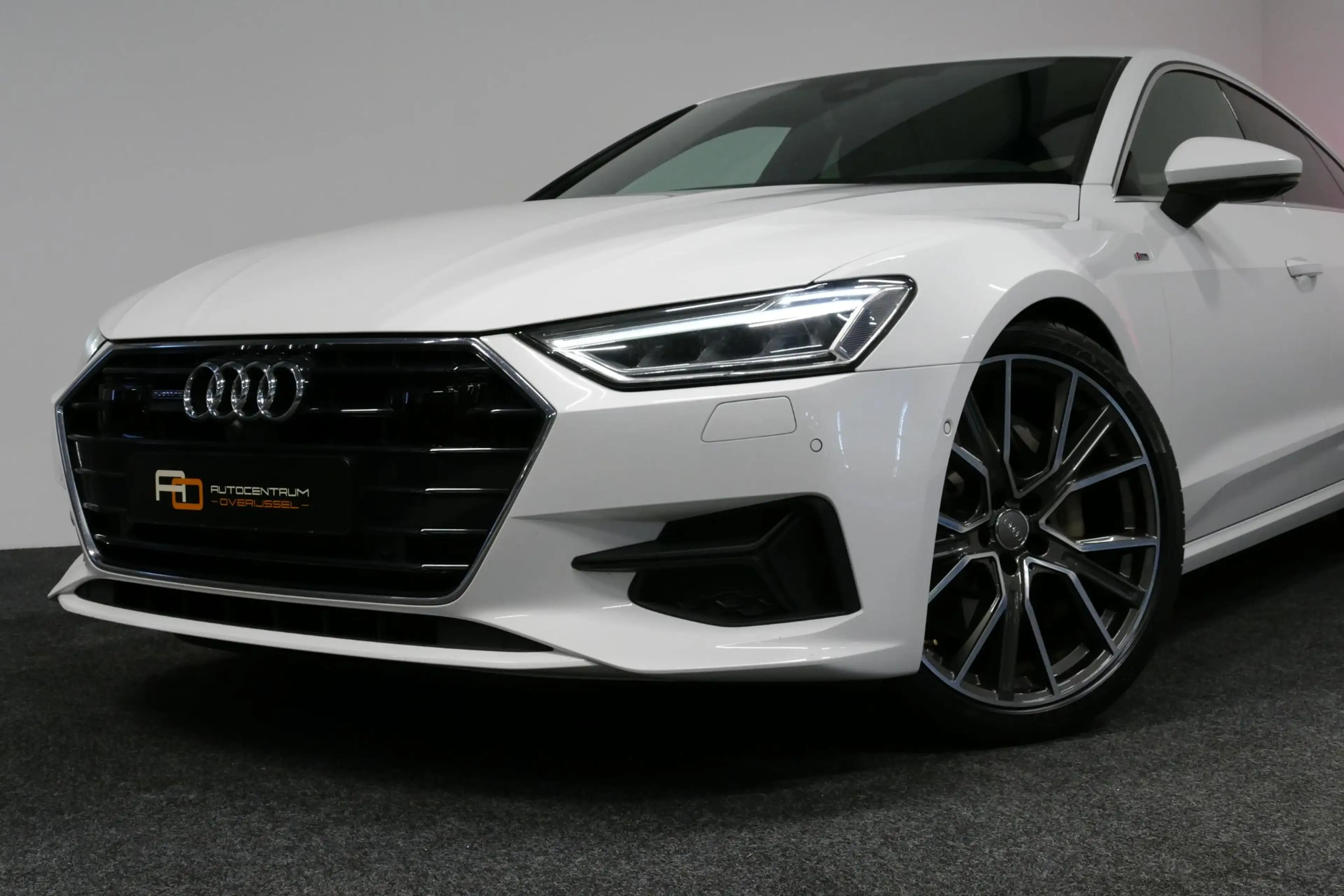 Audi A7 Sportback 50 TFSI e quattro Pro Line S / S Line / — photo 36