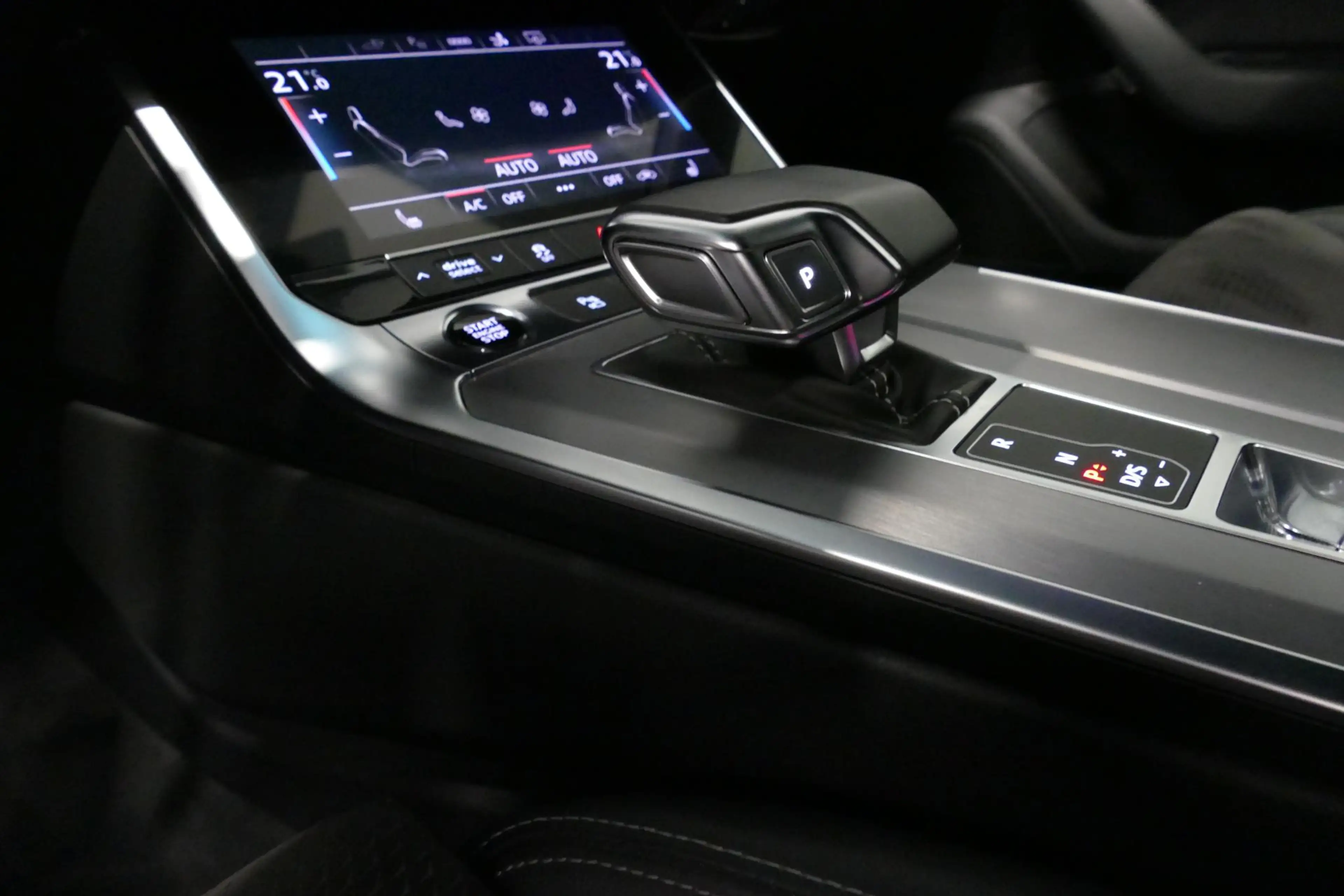 Audi A7 Sportback 50 TFSI e quattro Pro Line S / S Line / — photo 8