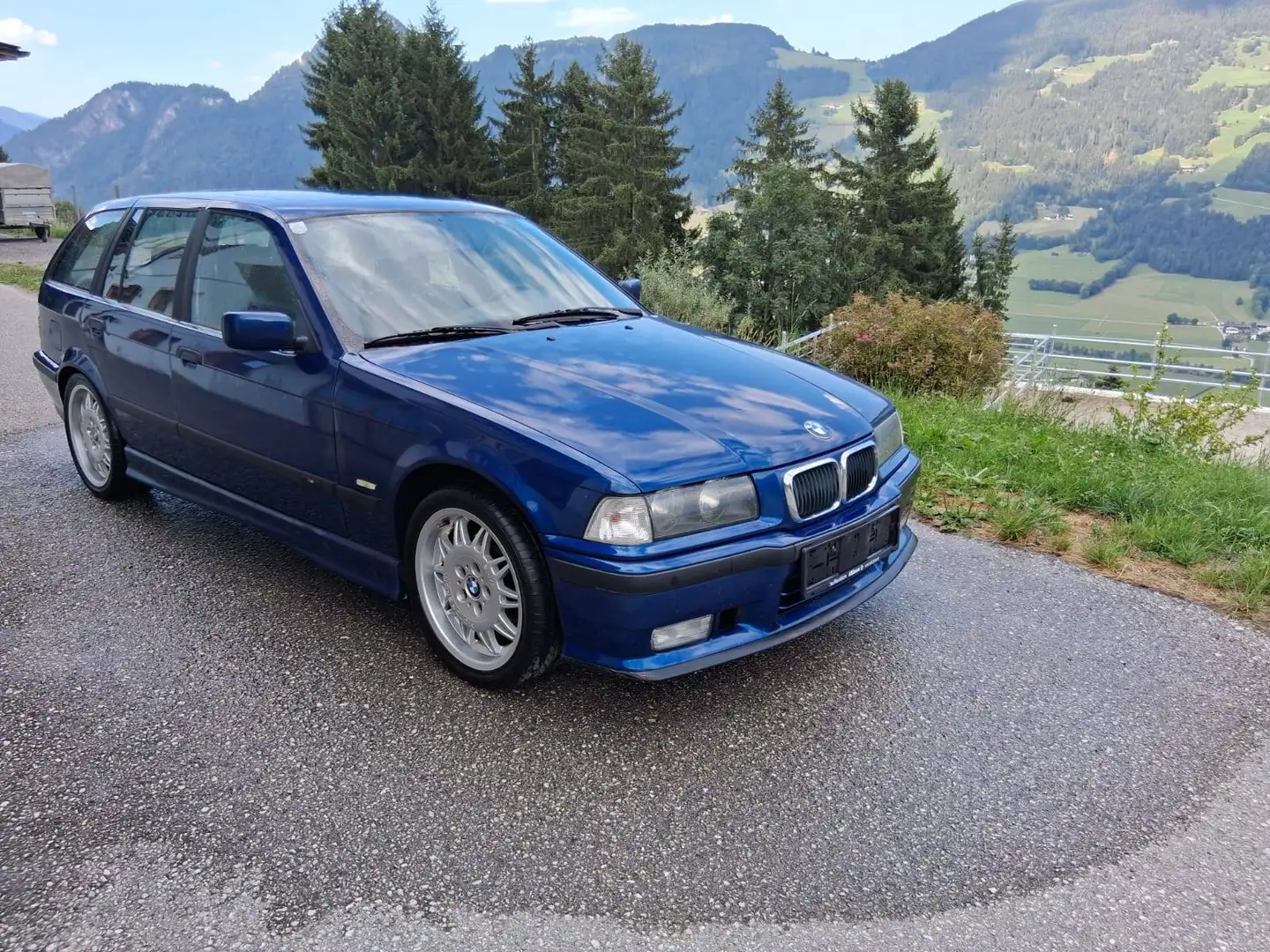 BMW 325 325tds touring Blau - 2