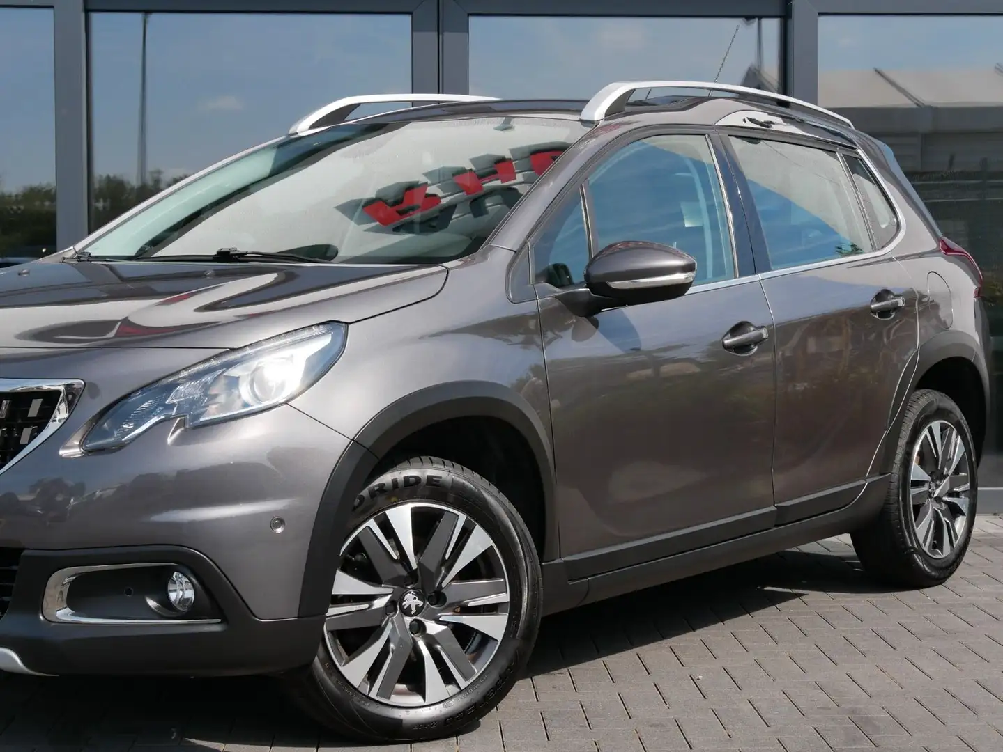 Peugeot 2008 Allure 1.Hand PDC+RFK Grau - 2