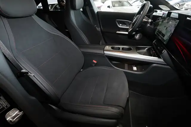 Mercedes-Benz Cla view 4