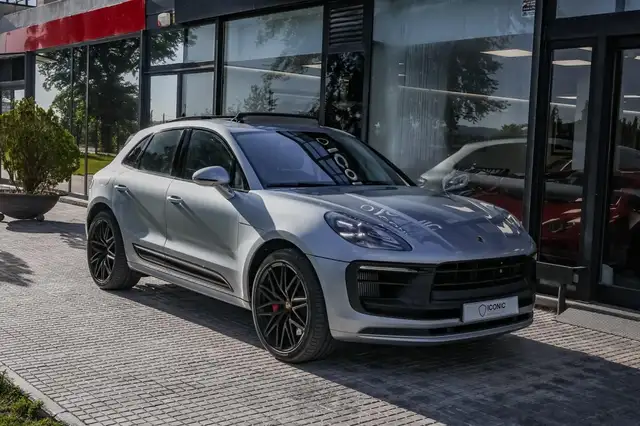 Porsche Macan view 5