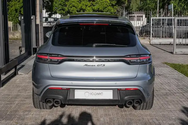 Porsche Macan view 9
