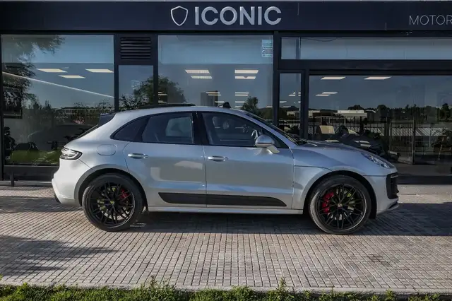 Porsche Macan view 2