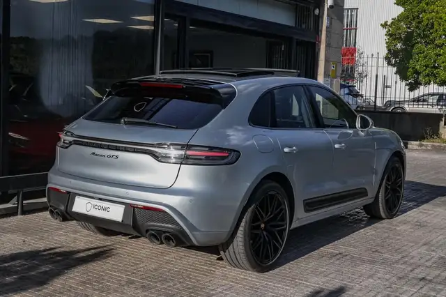 Porsche Macan view 6