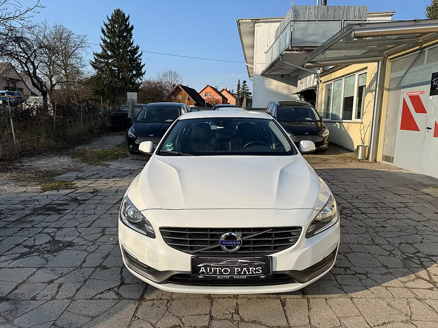 Volvo S60 D2 Kinetic-1.BESITZ-SEHR GEPFLEGT-1/3 ZINSFREI ... Weiß - 2
