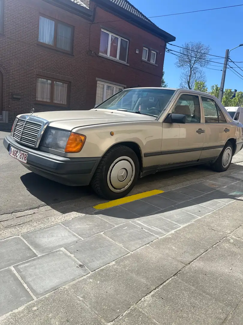 Mercedes-Benz E 250 - 1
