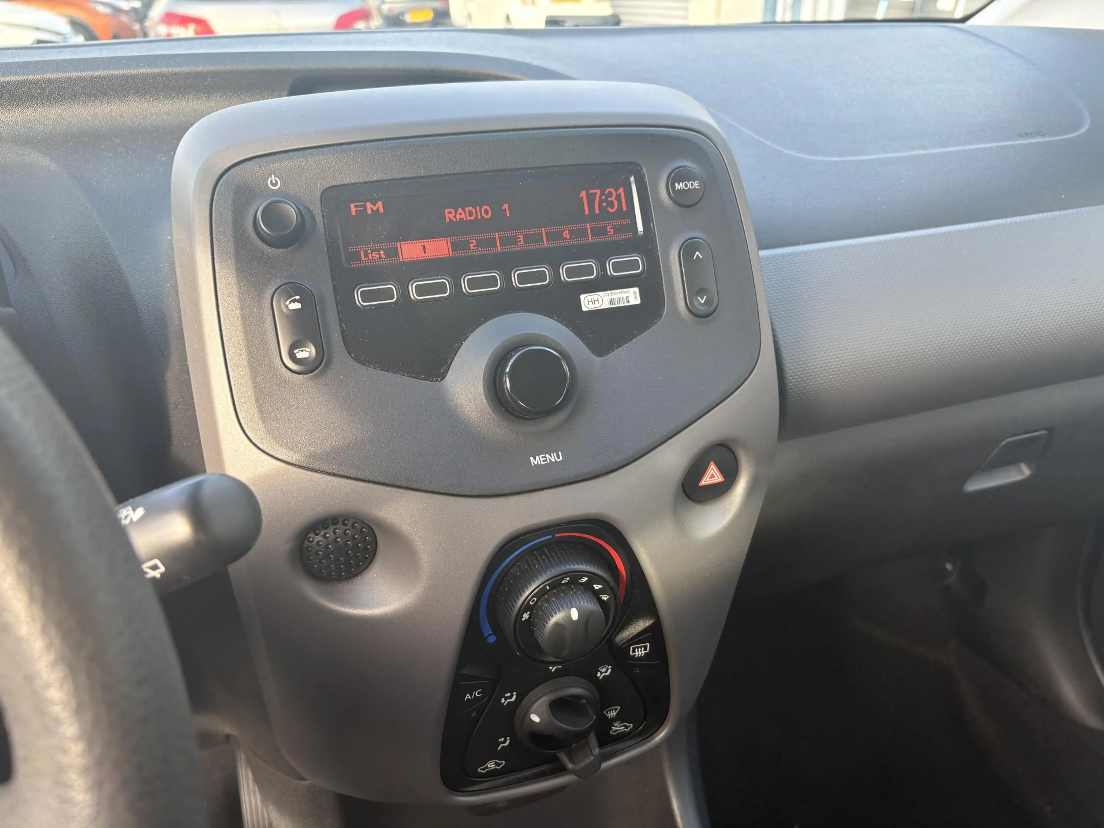 Peugeot 108 1.0 e-VTi Active — photo 12