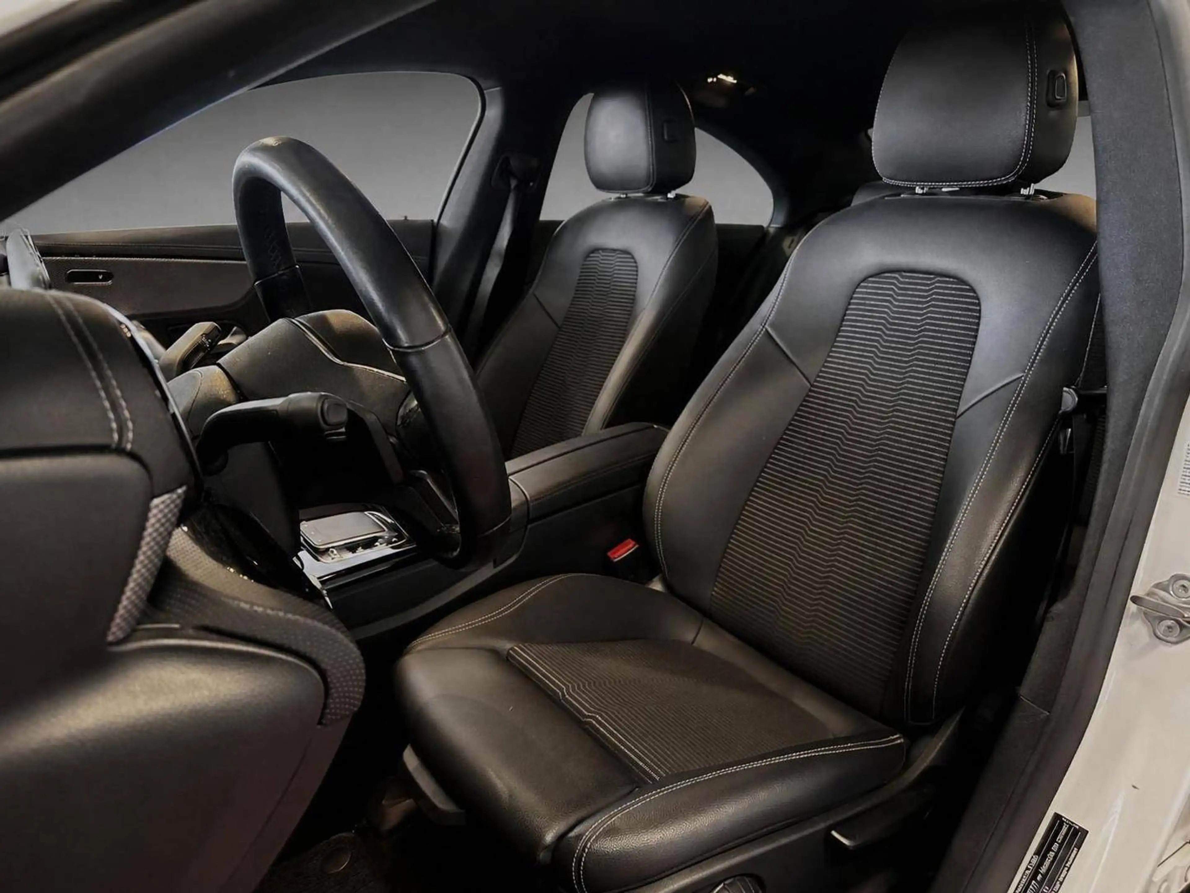 Mercedes-Benz CLA 200 /LED/Navi/AHK/2.Hand — photo 10