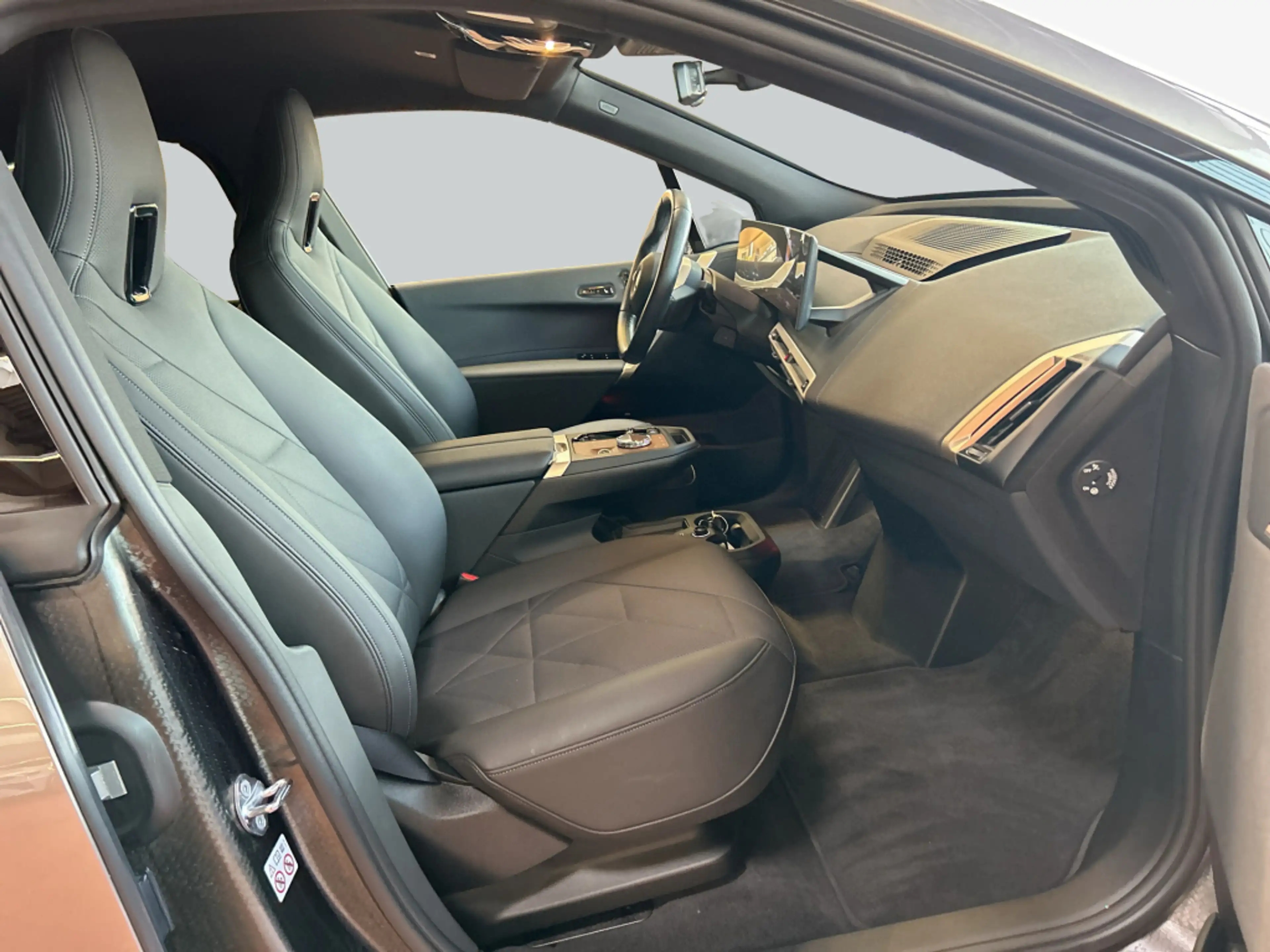 BMW iX xDrive40 AHK Navi H&K SHZ — photo 14