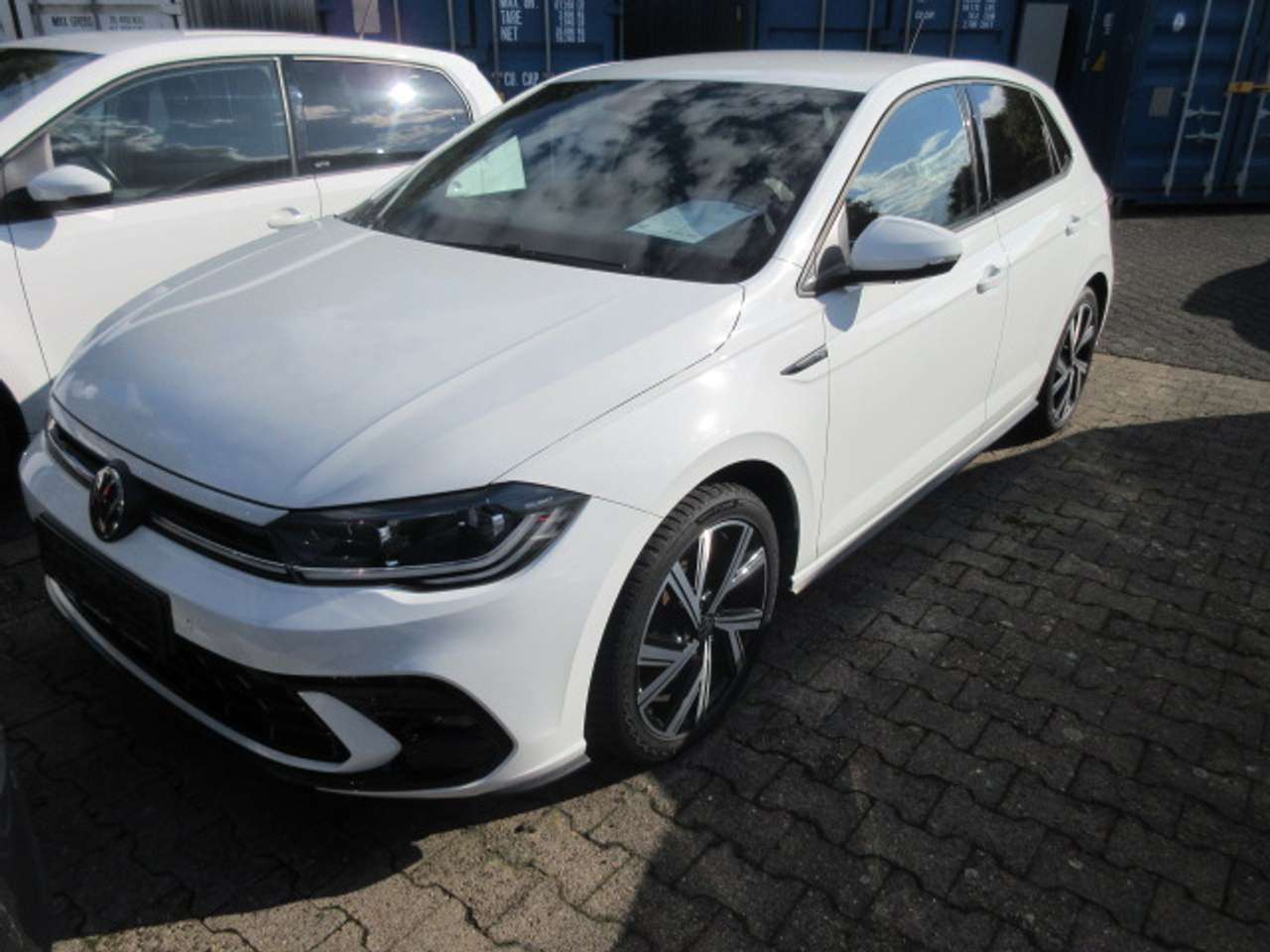 Volkswagen Polo 2022 — R-Line 1.0 TSI DSG NAVI LED ACC ALU APS SITZHEIZUNG ASSIST PRIVACY AID CLIMATRONIC eFH ZV
