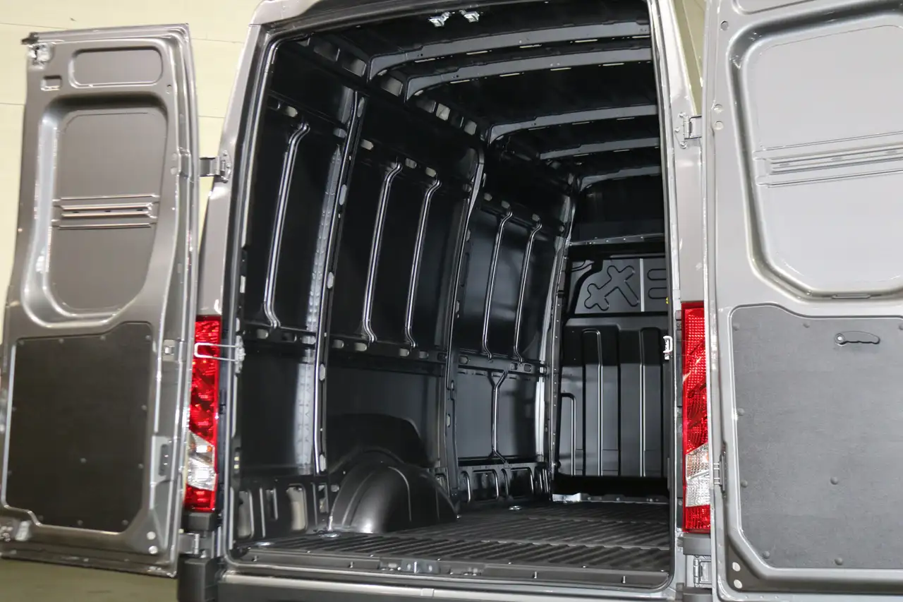 Iveco Daily 2024 — фото 15