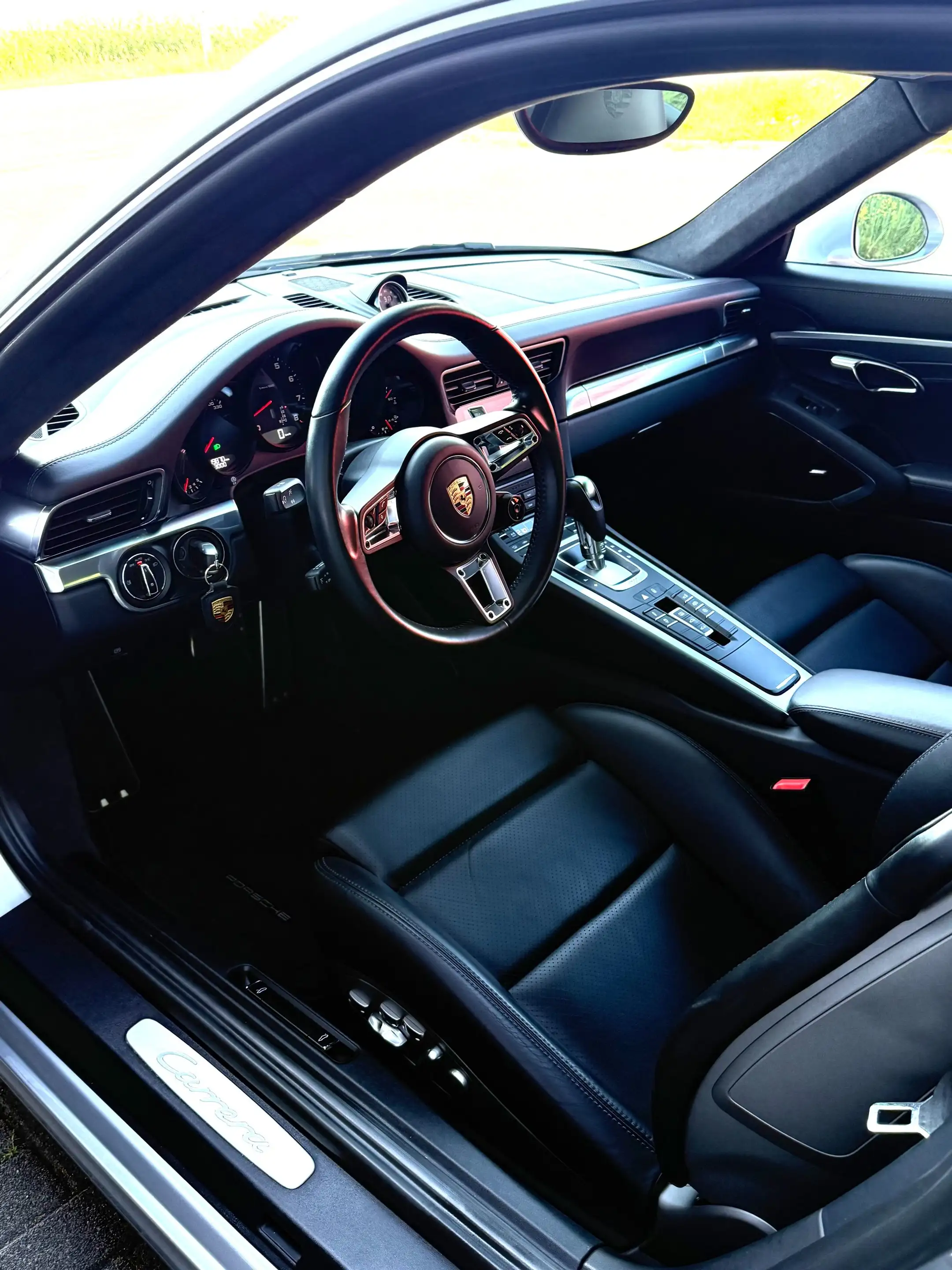 Porsche 911 3.0 Carrera — photo 12