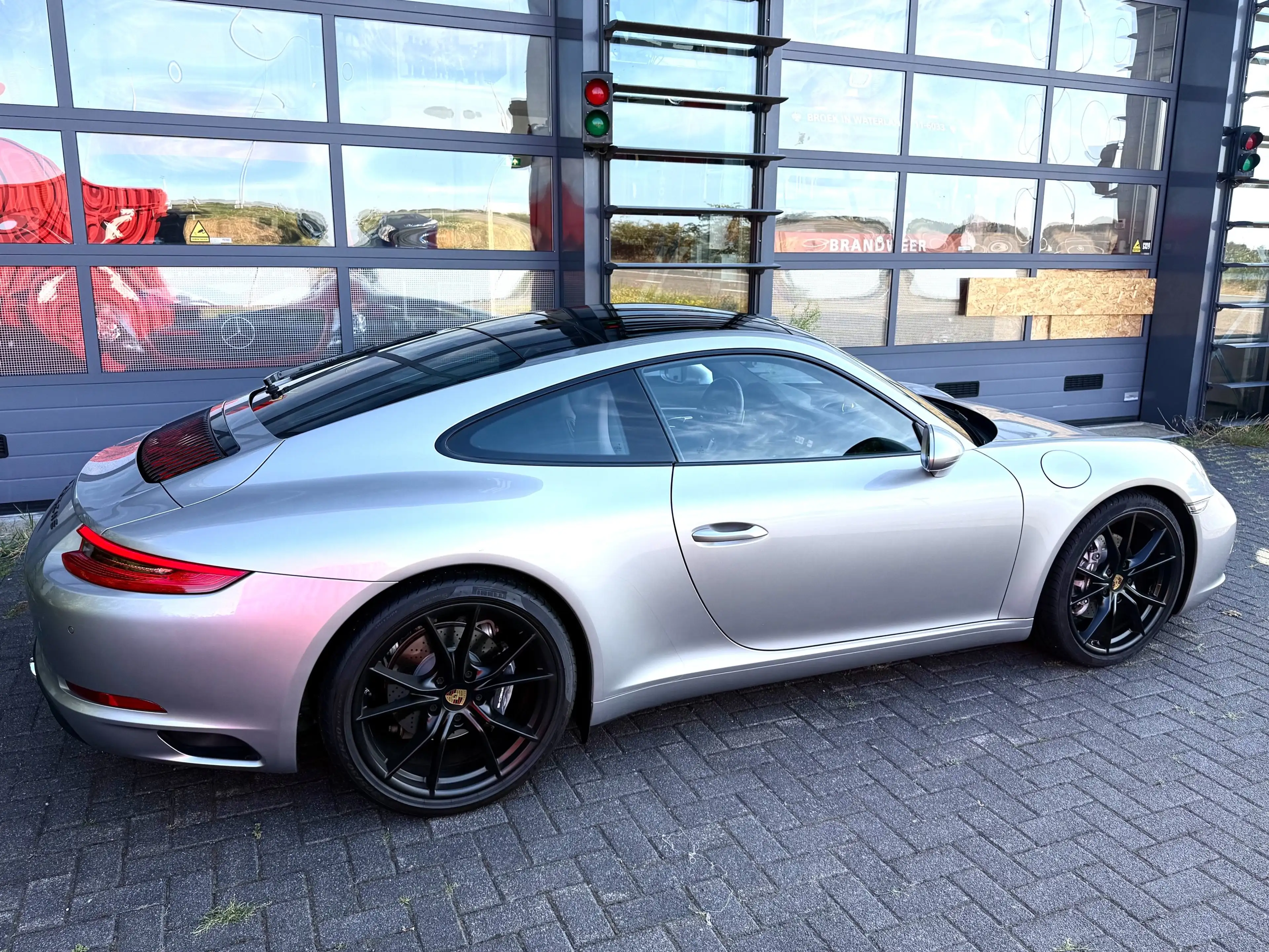 Porsche 911 3.0 Carrera — photo 10