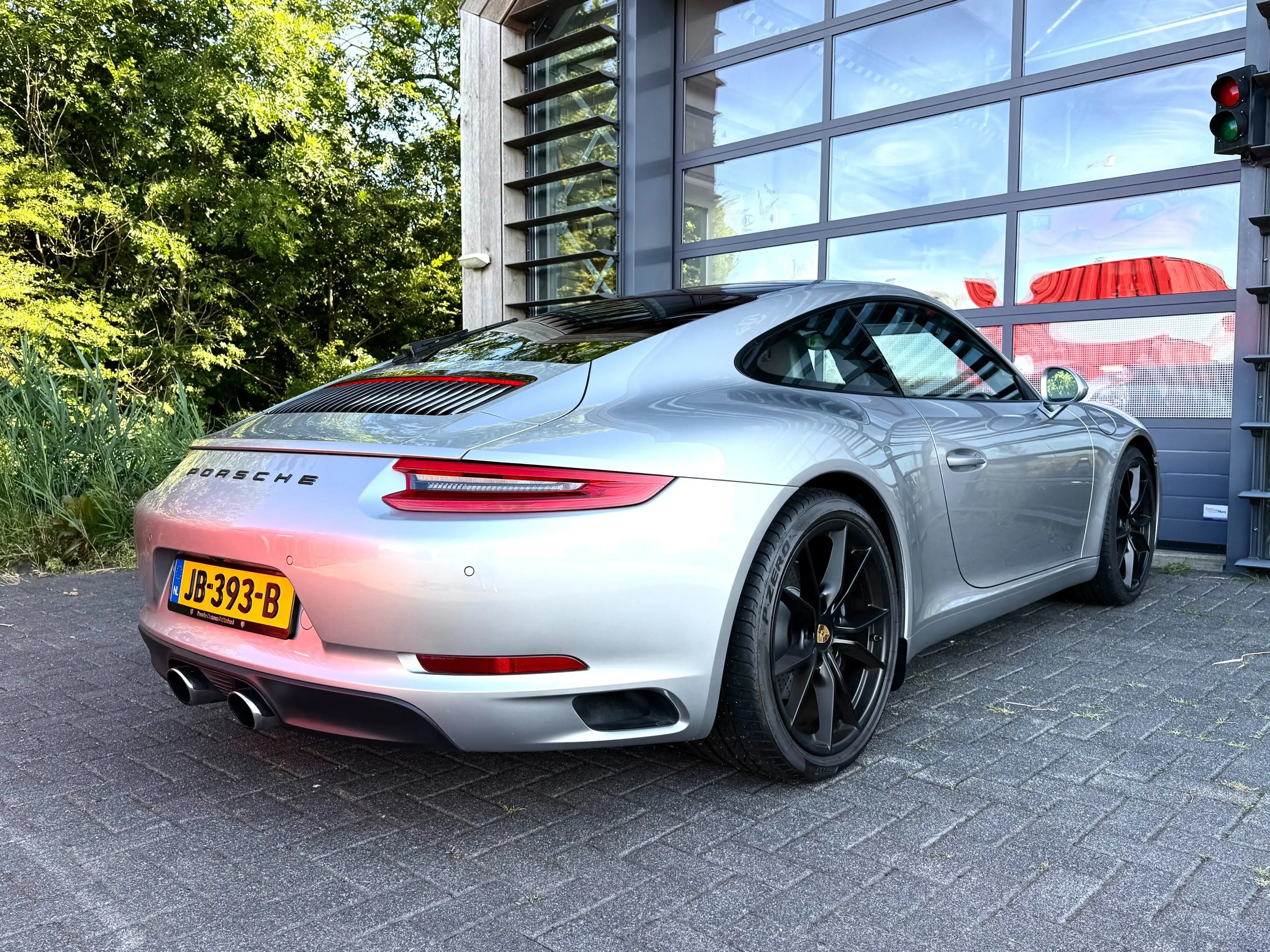 Porsche 911 3.0 Carrera — photo 7