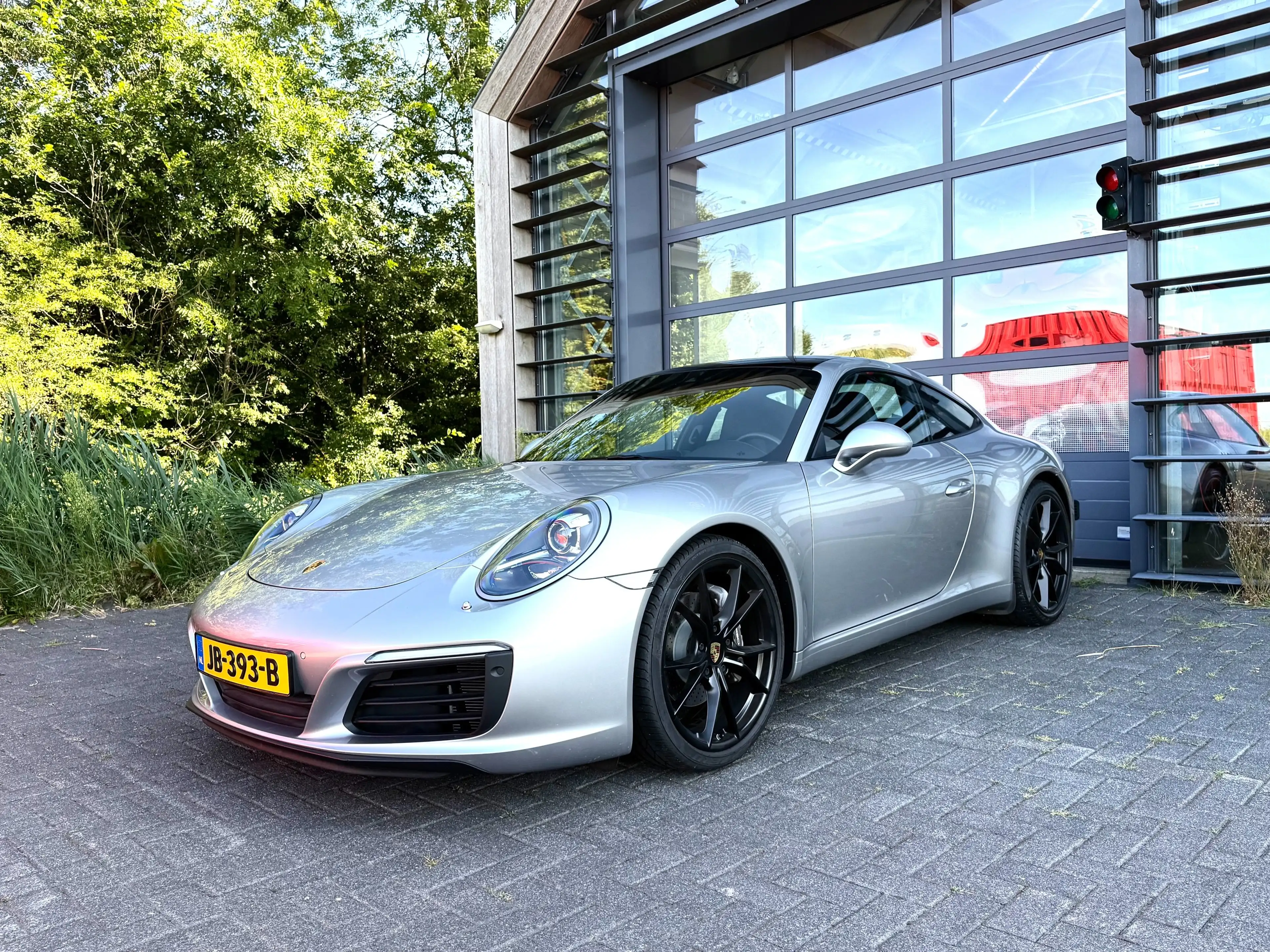 Porsche 911 3.0 Carrera — photo 3
