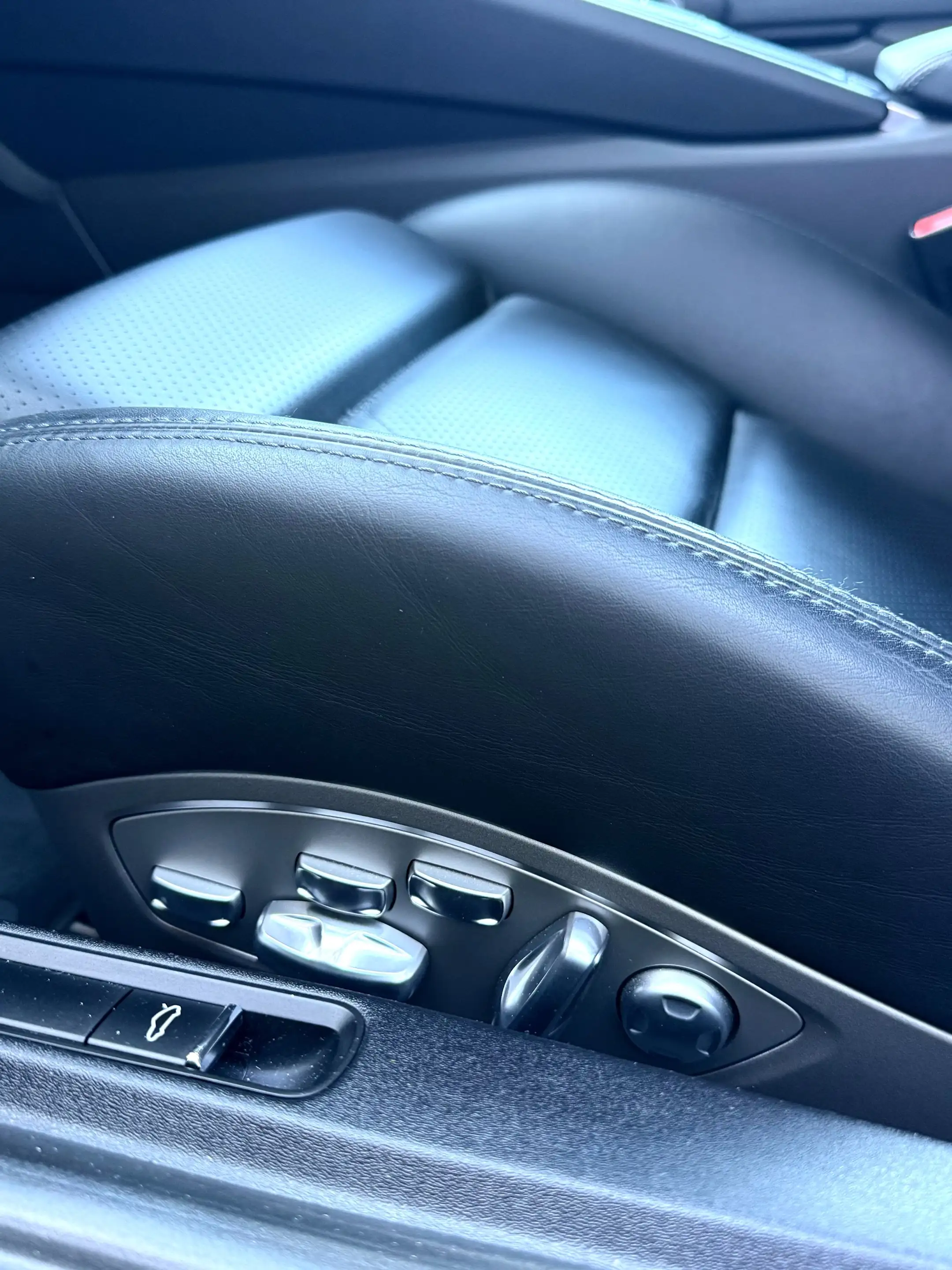 Porsche 911 3.0 Carrera — photo 14