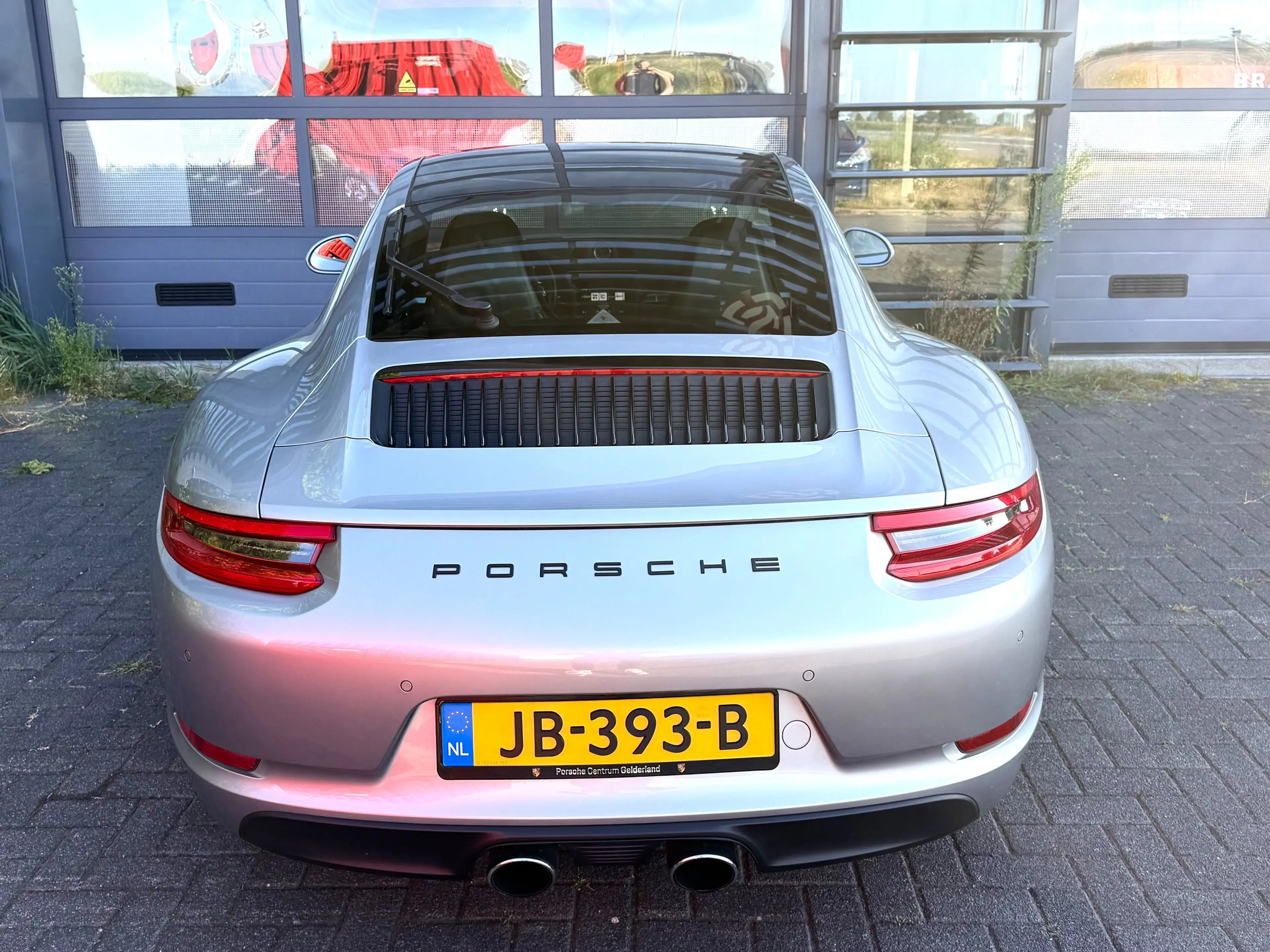 Porsche 911 3.0 Carrera — photo 8