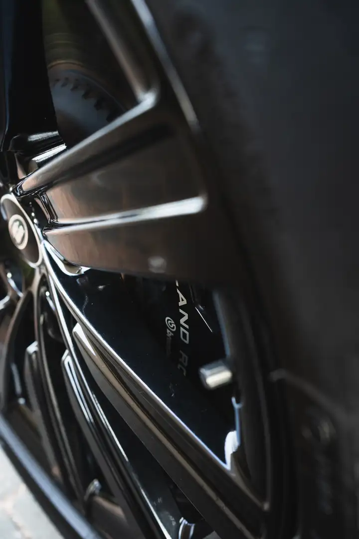 Land Rover Range Rover Range Rover P440e HSE Satin Black SVO lak Zwart - 2