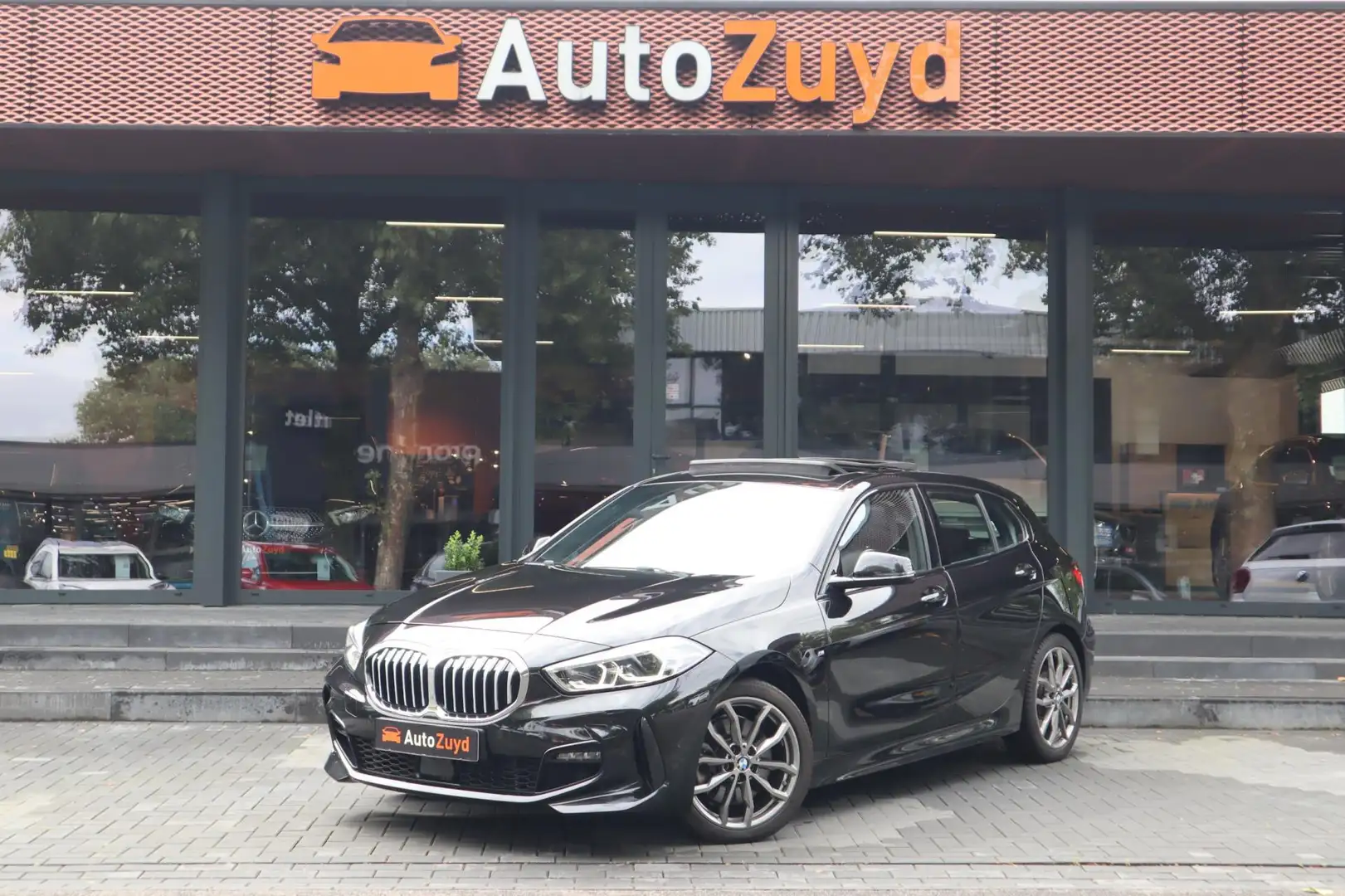 BMW 120 1-serie 120i High Executive M-Sport Navi / DAB / C Zwart - 1