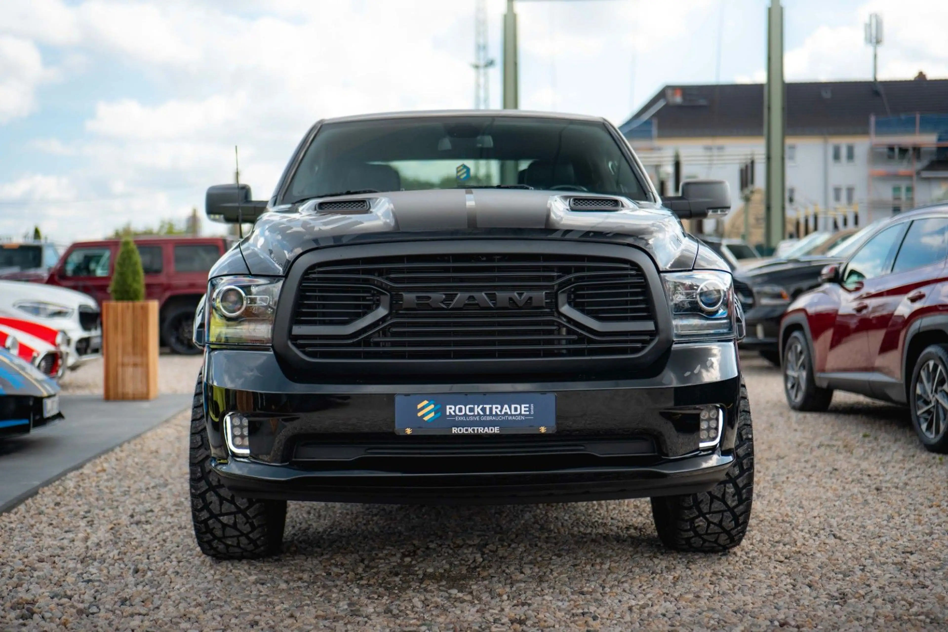 Dodge RAM 5.7 V8 HEMI 4x4 OFFROAD Night-Paket *LED* — photo 3