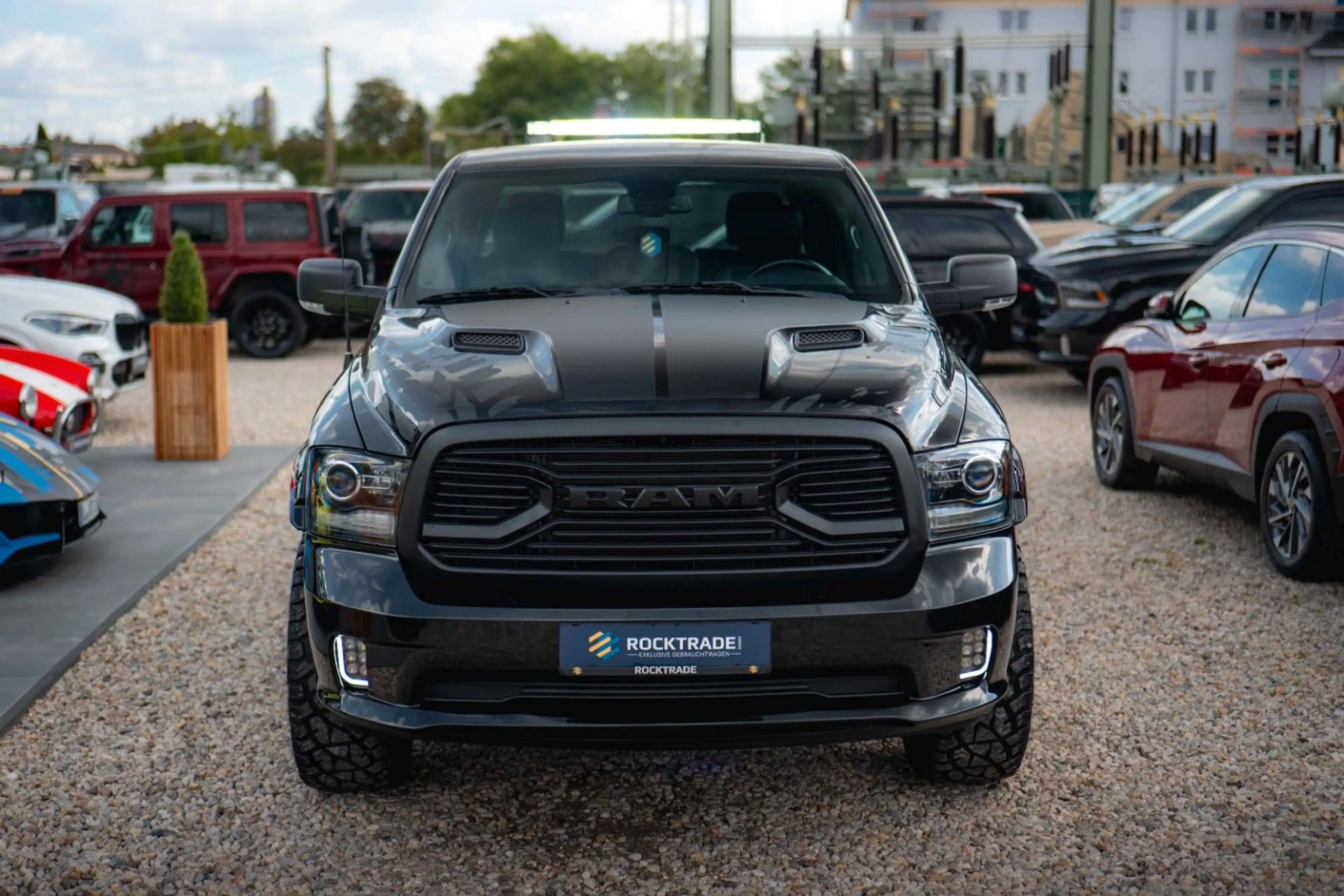Dodge RAM 5.7 V8 HEMI 4x4 OFFROAD Night-Paket *LED* — photo 2