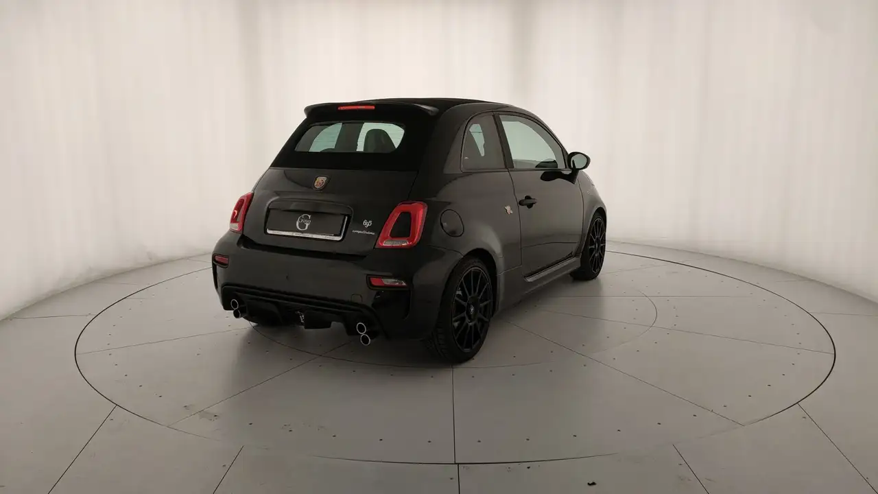 Abarth 695C 2023