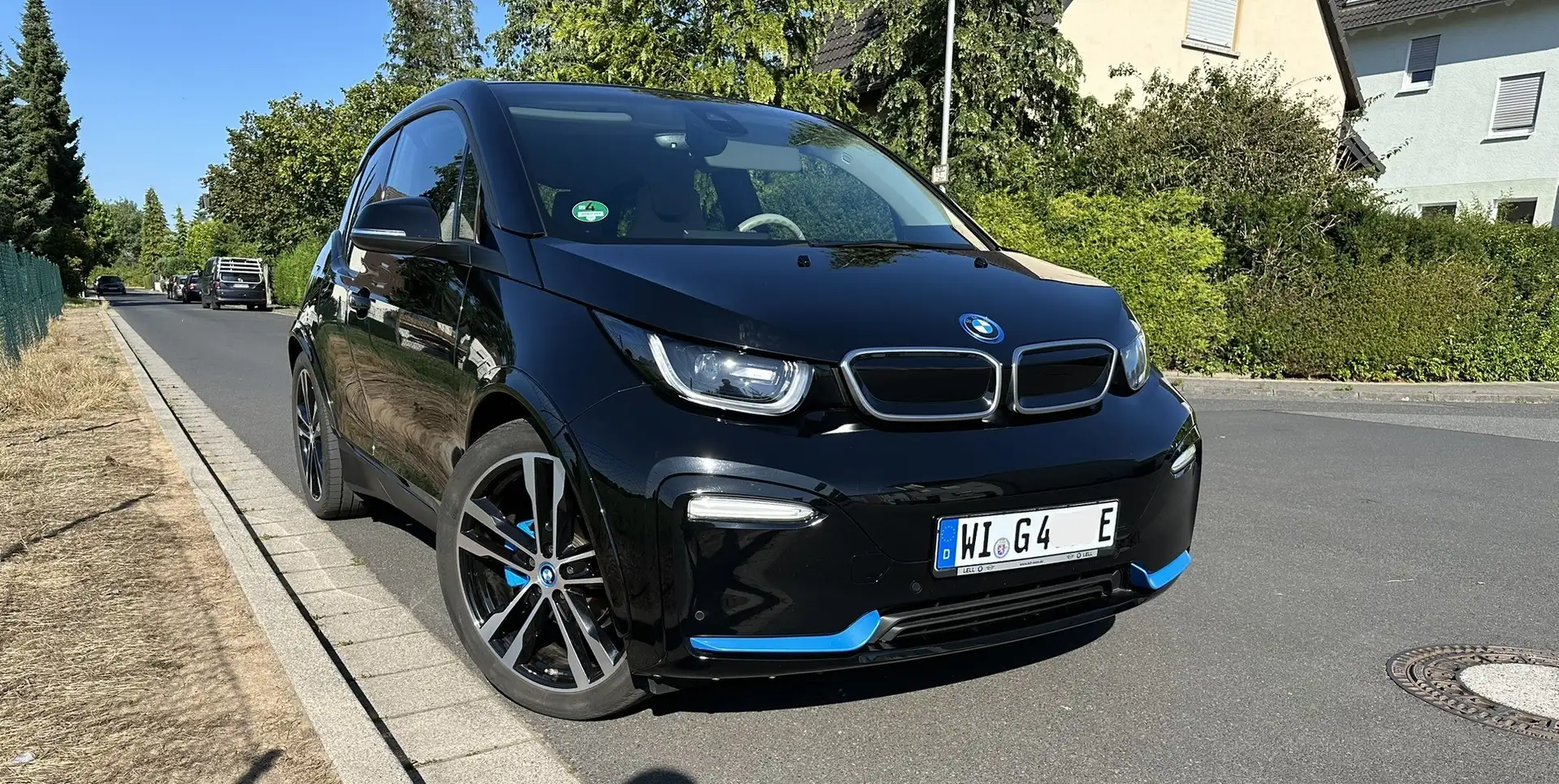 BMW i3 i3s (120 Ah)GSD,Gr.Navi,SHZ,RFK,AppleCar,DAB,HiFi, Чёрный - 1
