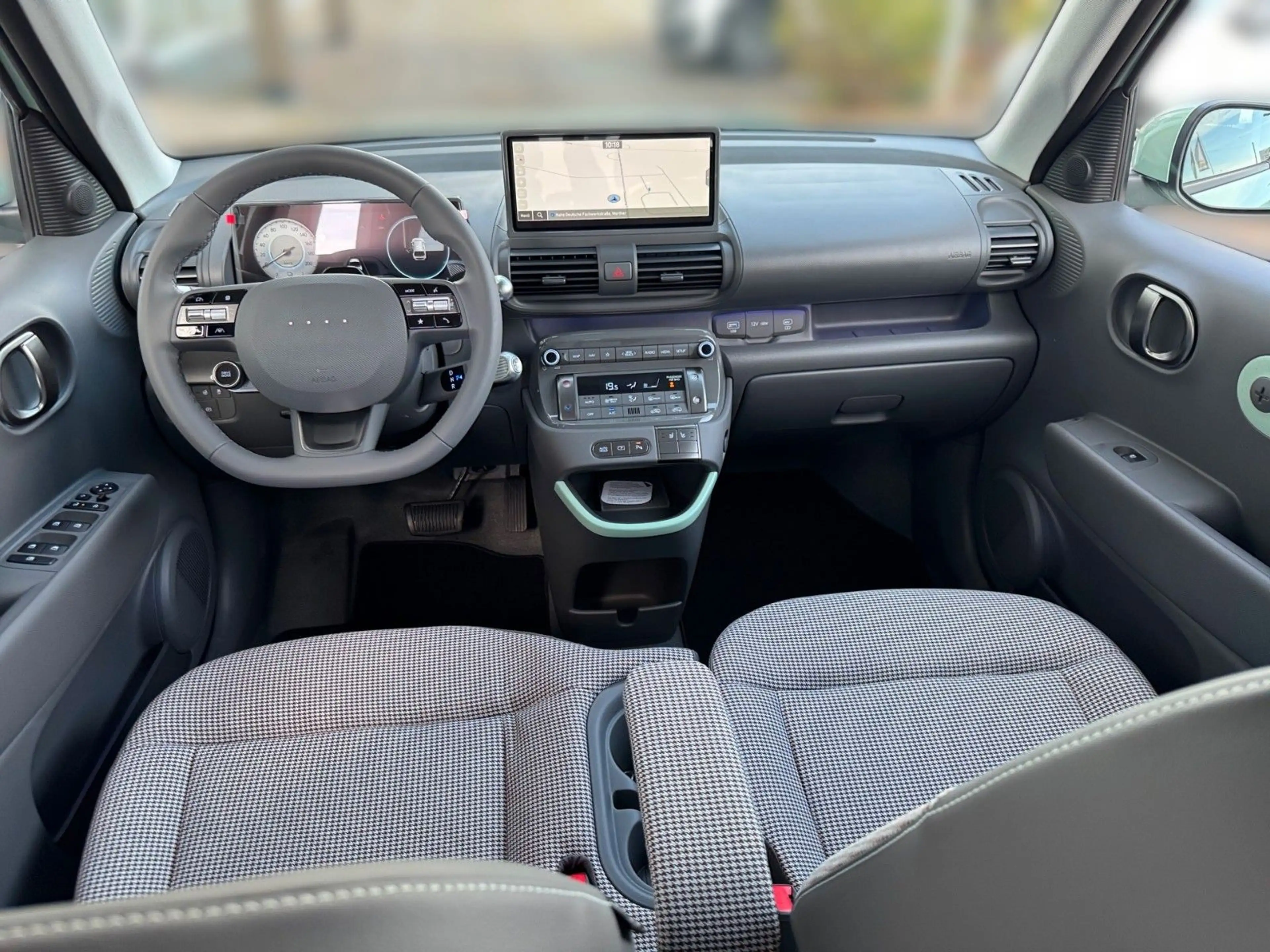 Hyundai Inster LOUNGE 49 kWh KLA NAVI KAMERA LED — photo 12